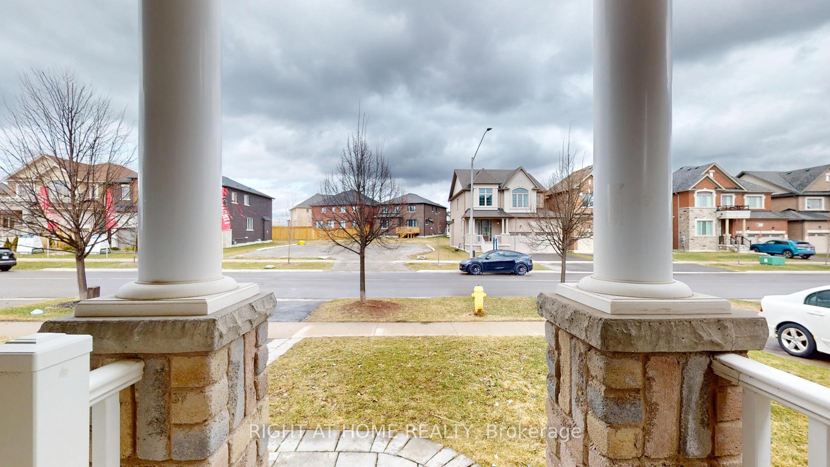 Photo 10 of 99 Grady Drive, Clarington, Newcastle — HOMEH