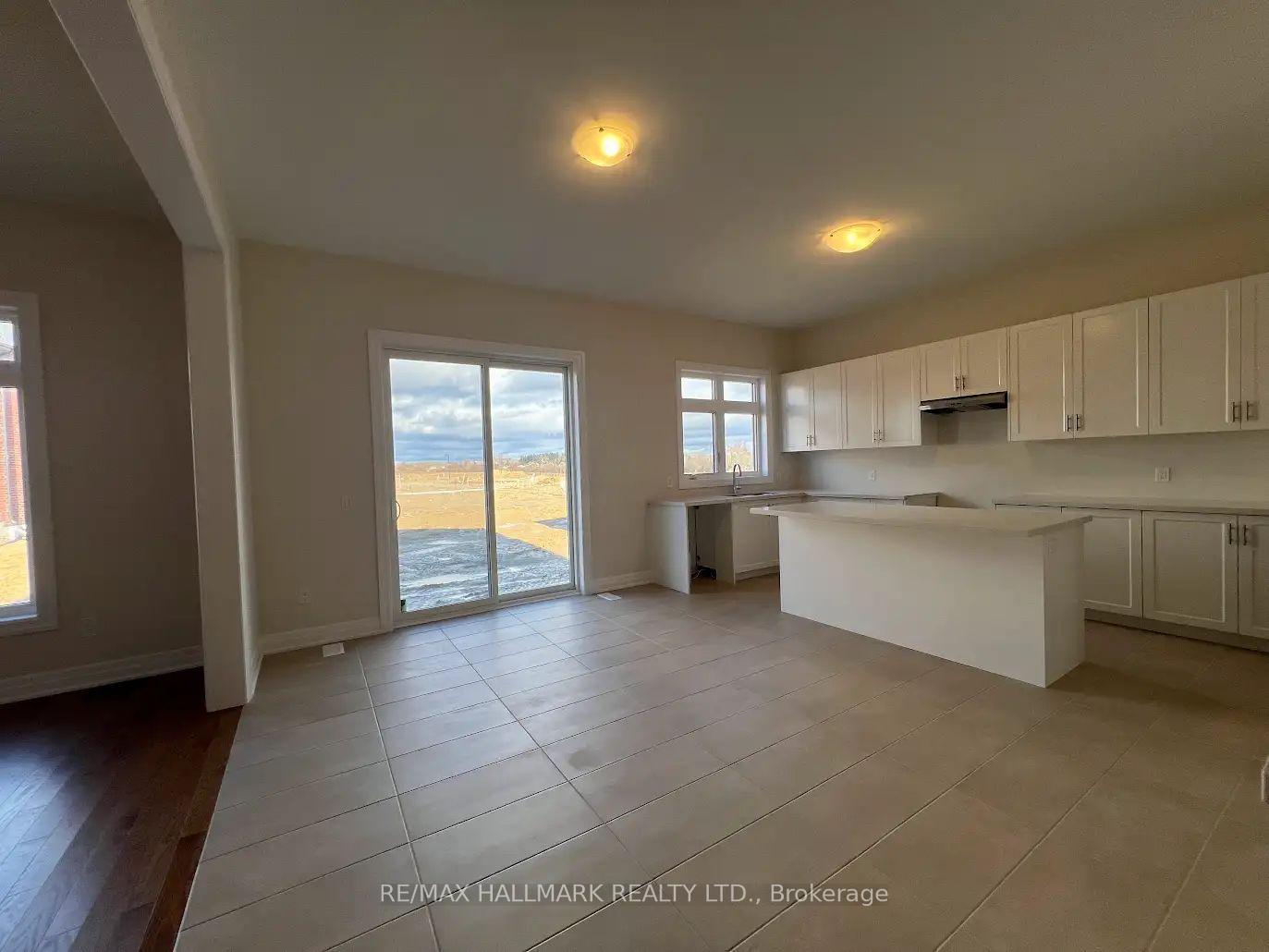 Photo 8 of 22 Sunny Acre Crescent, King, King City — HOMEH