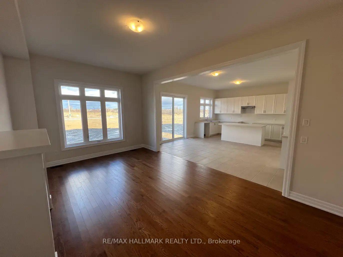 Photo 9 of 22 Sunny Acre Crescent, King, King City — HOMEH