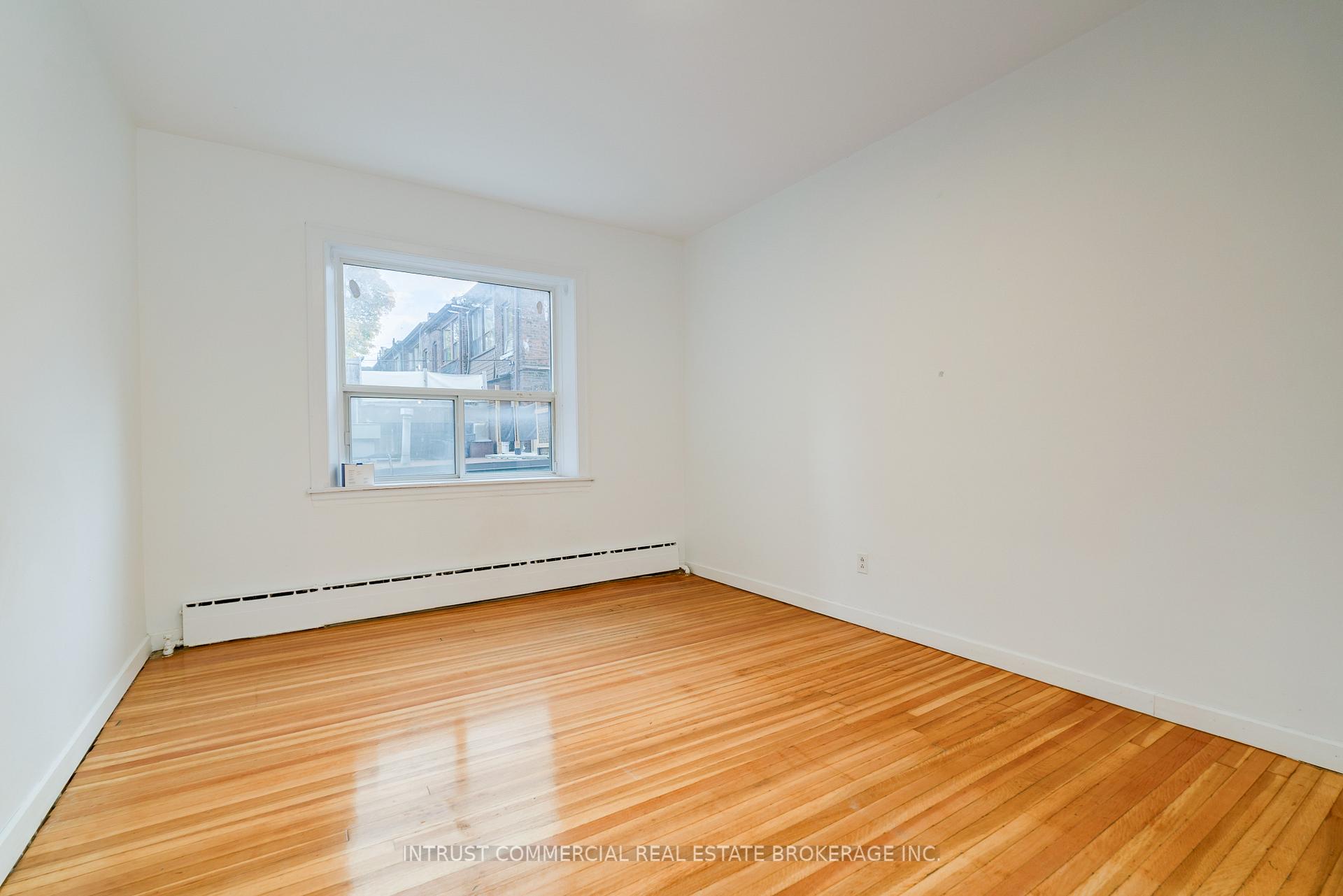 Front of Unit 2, 5 Crang Avenue