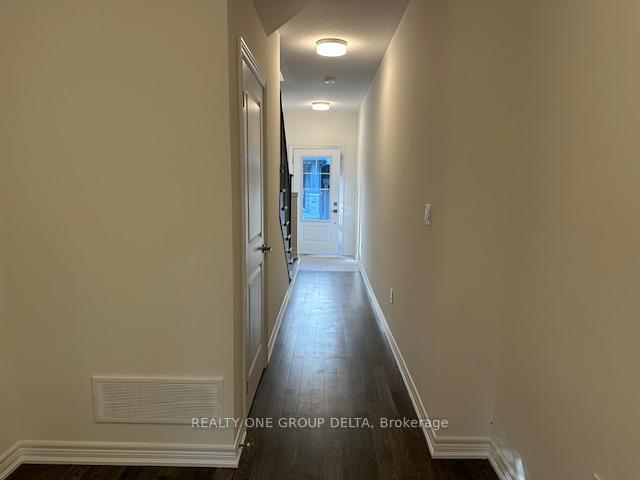 Photo 5 of 30 Folcroft Street, Brampton, Credit Valley — HOMEH