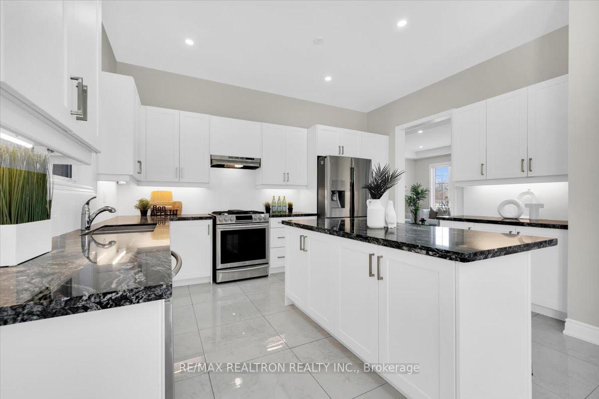 Photo 32 of 65 Cannes Avenue, Vaughan, Vellore Village — HOMEH