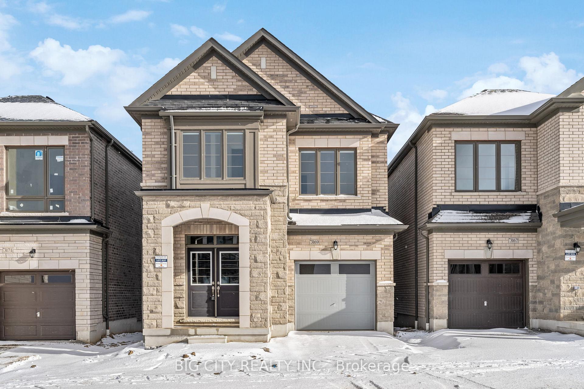 Photo 3 of 3169 Blazing Star Avenue, Pickering, Rural Pickering — HOMEH
