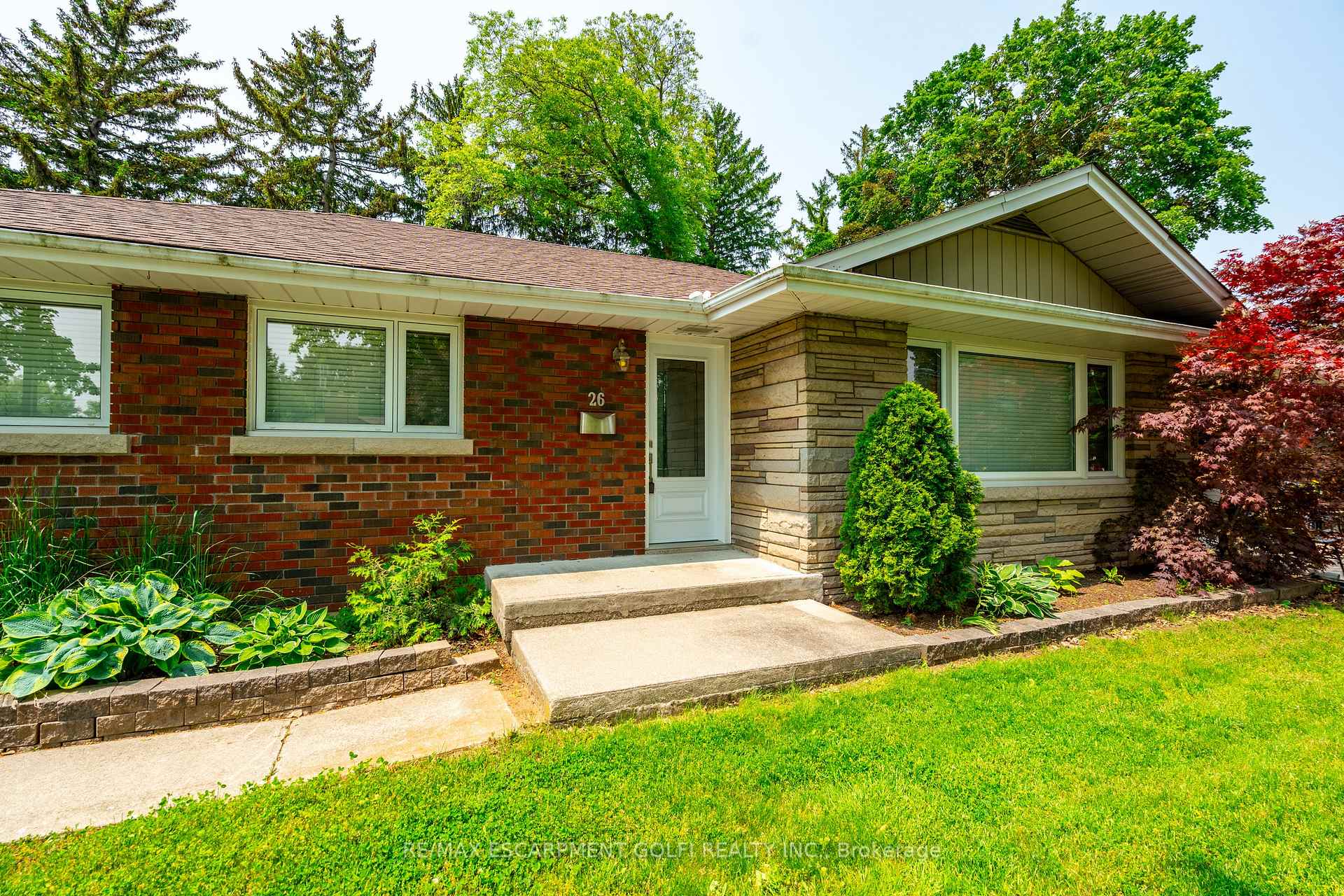 Photo 10 of 26 Kenworth Drive, St. Catharines, Carlton/Bunting — HOMEH