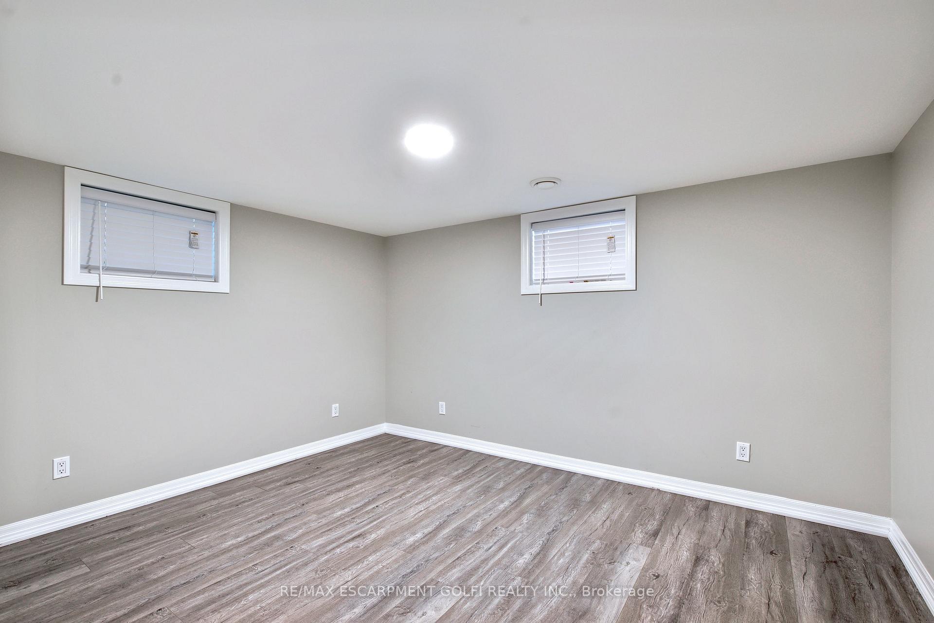 Photo 30 of 26 Kenworth Drive, St. Catharines, Carlton/Bunting — HOMEH