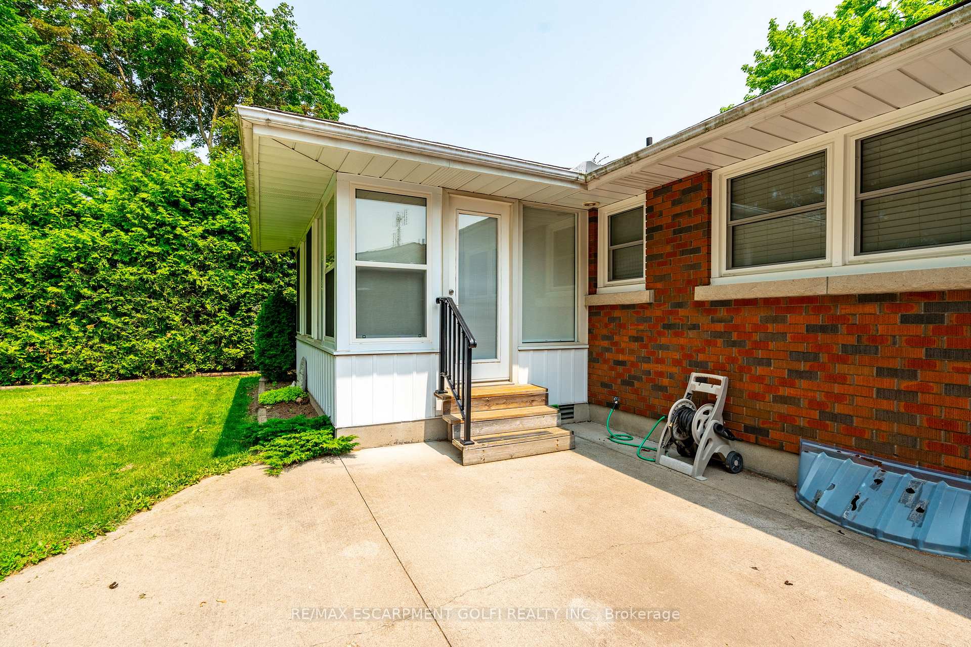 Photo 36 of 26 Kenworth Drive, St. Catharines, Carlton/Bunting — HOMEH