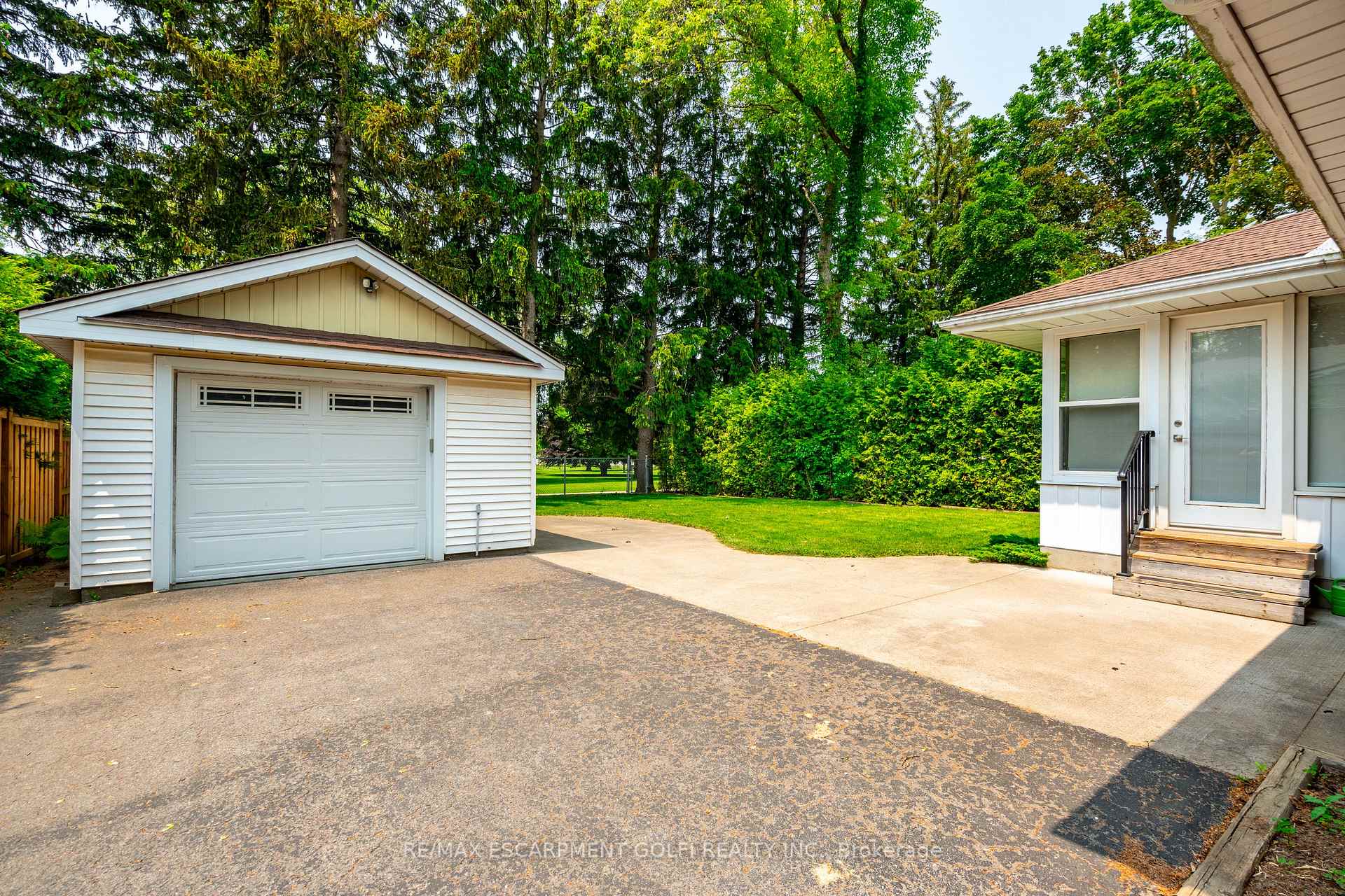 Photo 31 of 26 Kenworth Drive, St. Catharines, Carlton/Bunting — HOMEH