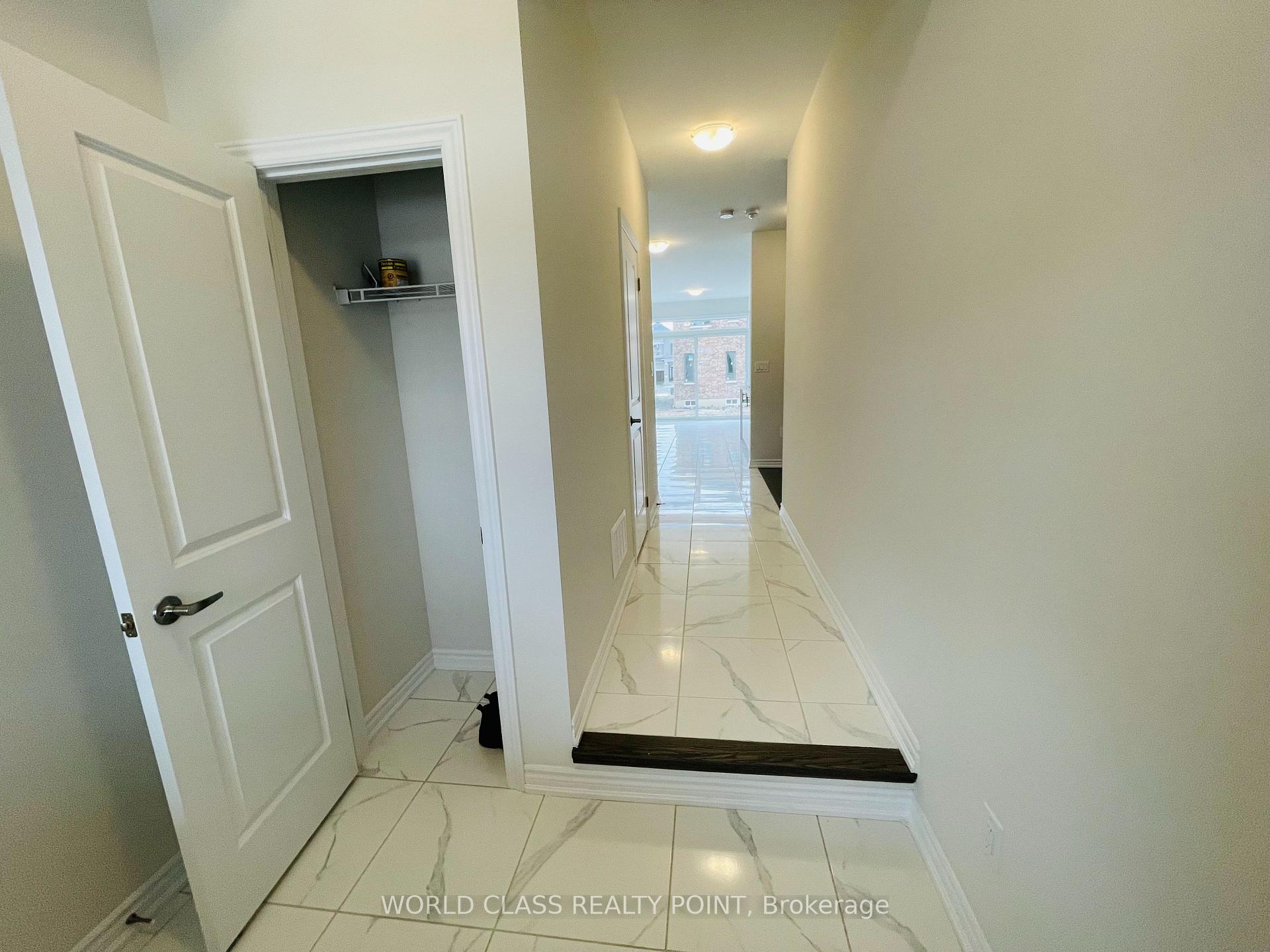 Photo 4 of 24 Rochester Drive, Barrie, Innis-Shore — HOMEH