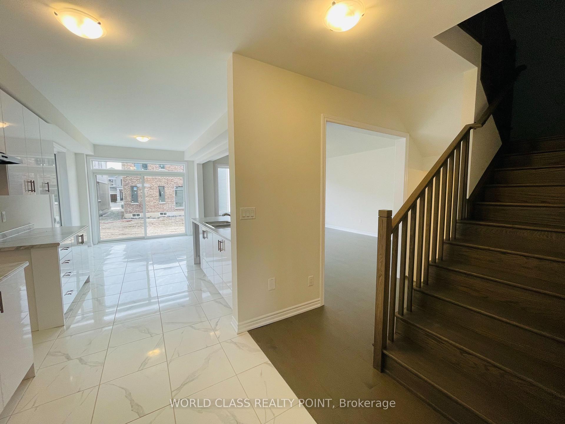 Photo 3 of 24 Rochester Drive, Barrie, Innis-Shore — HOMEH