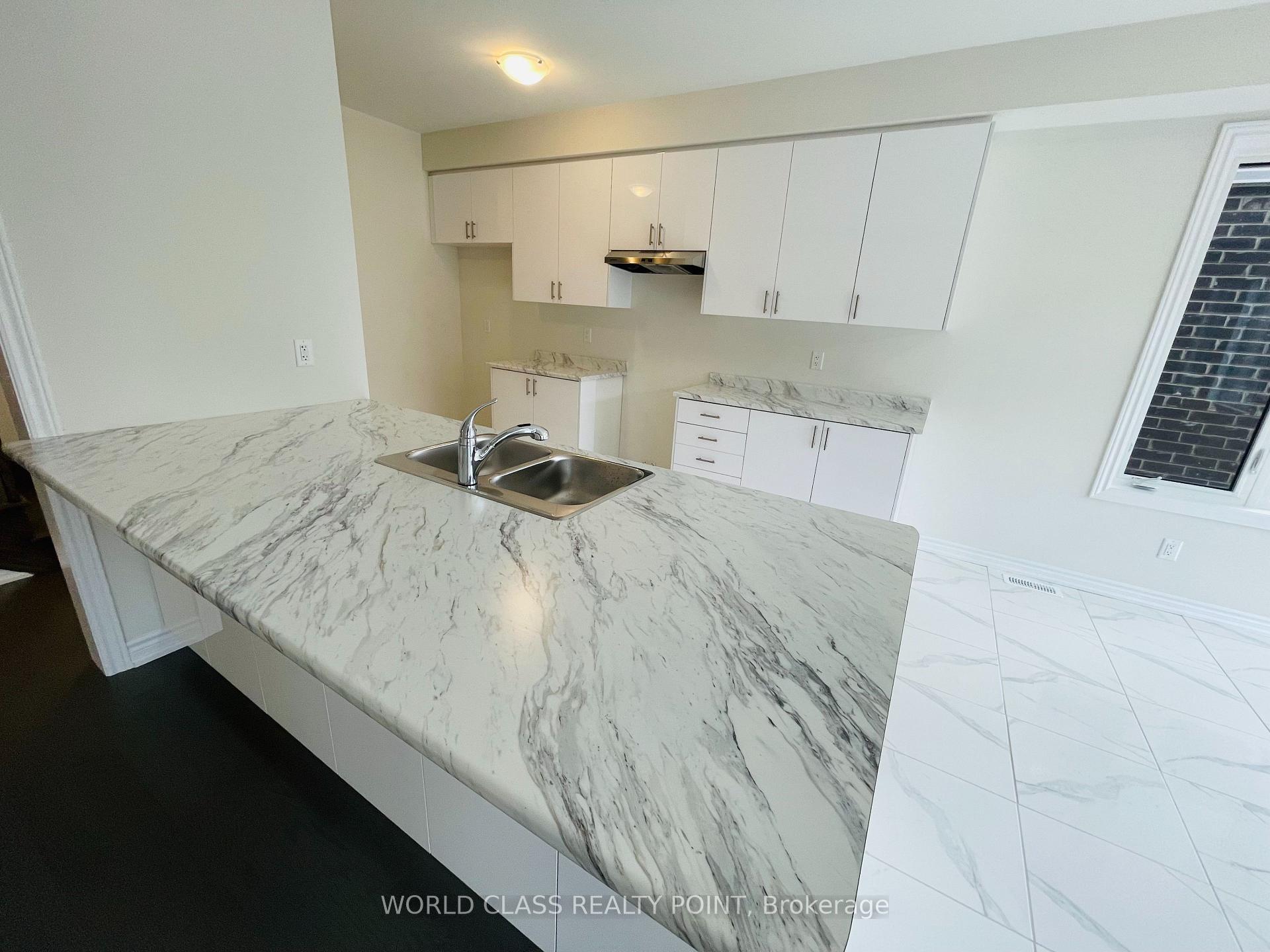 Photo 7 of 24 Rochester Drive, Barrie, Innis-Shore — HOMEH