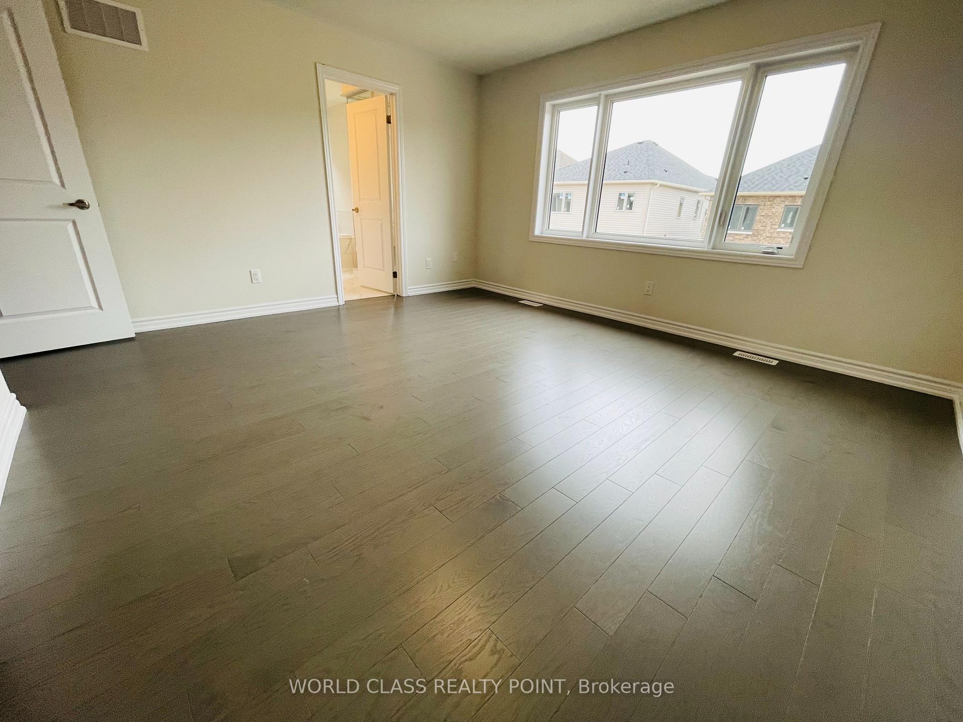 Photo 14 of 24 Rochester Drive, Barrie, Innis-Shore — HOMEH