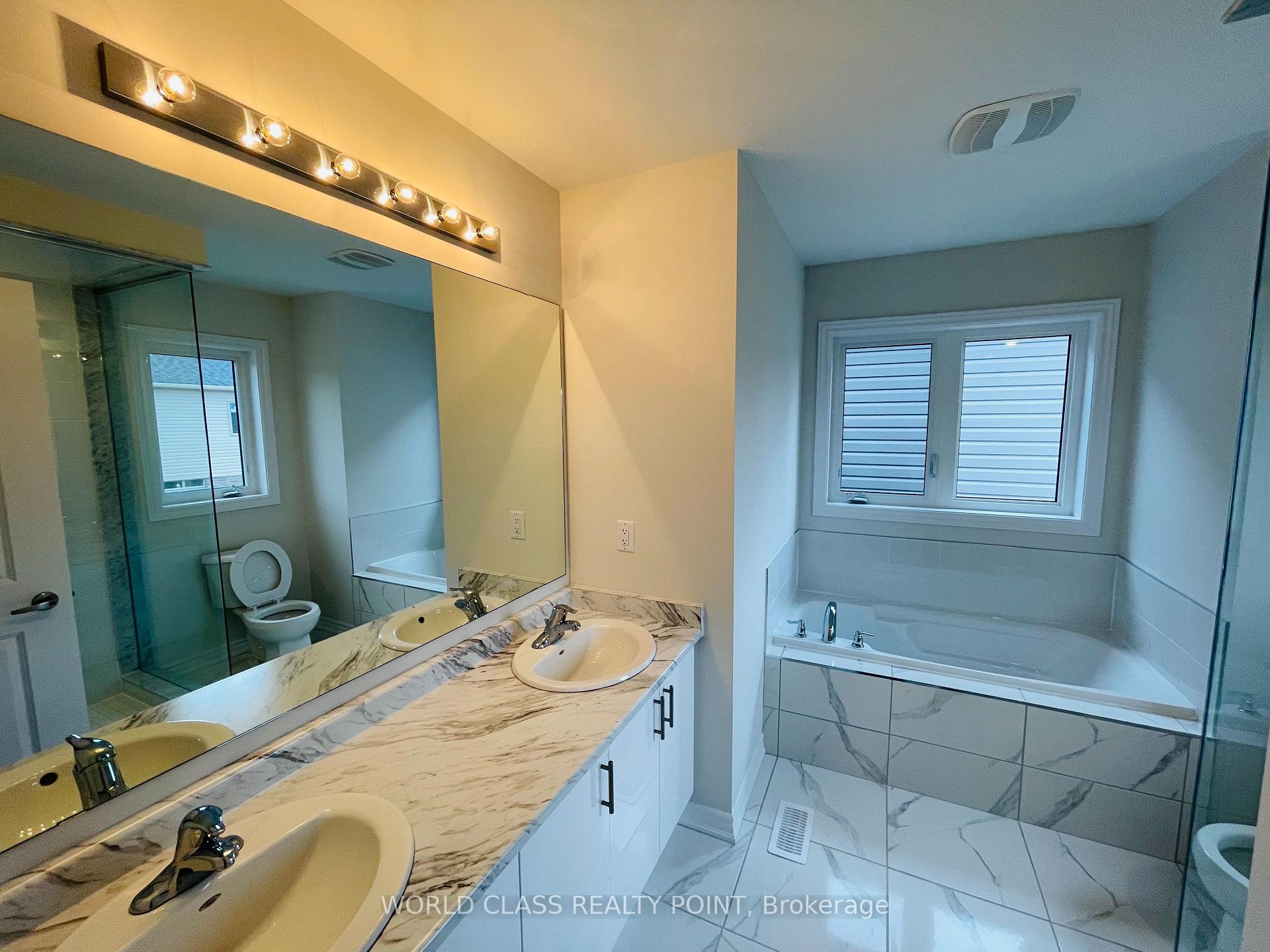 Photo 16 of 24 Rochester Drive, Barrie, Innis-Shore — HOMEH