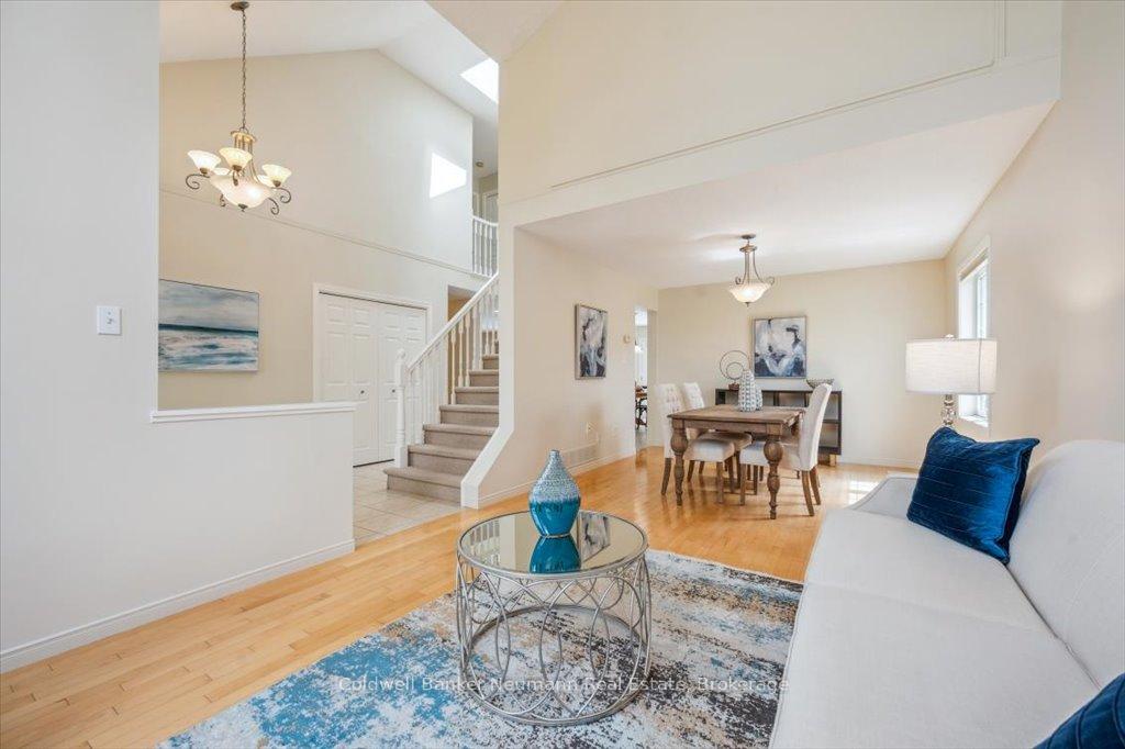 Photo 8 of 19 Miller Street, Guelph, Pineridge/Westminster Woods — HOMEH
