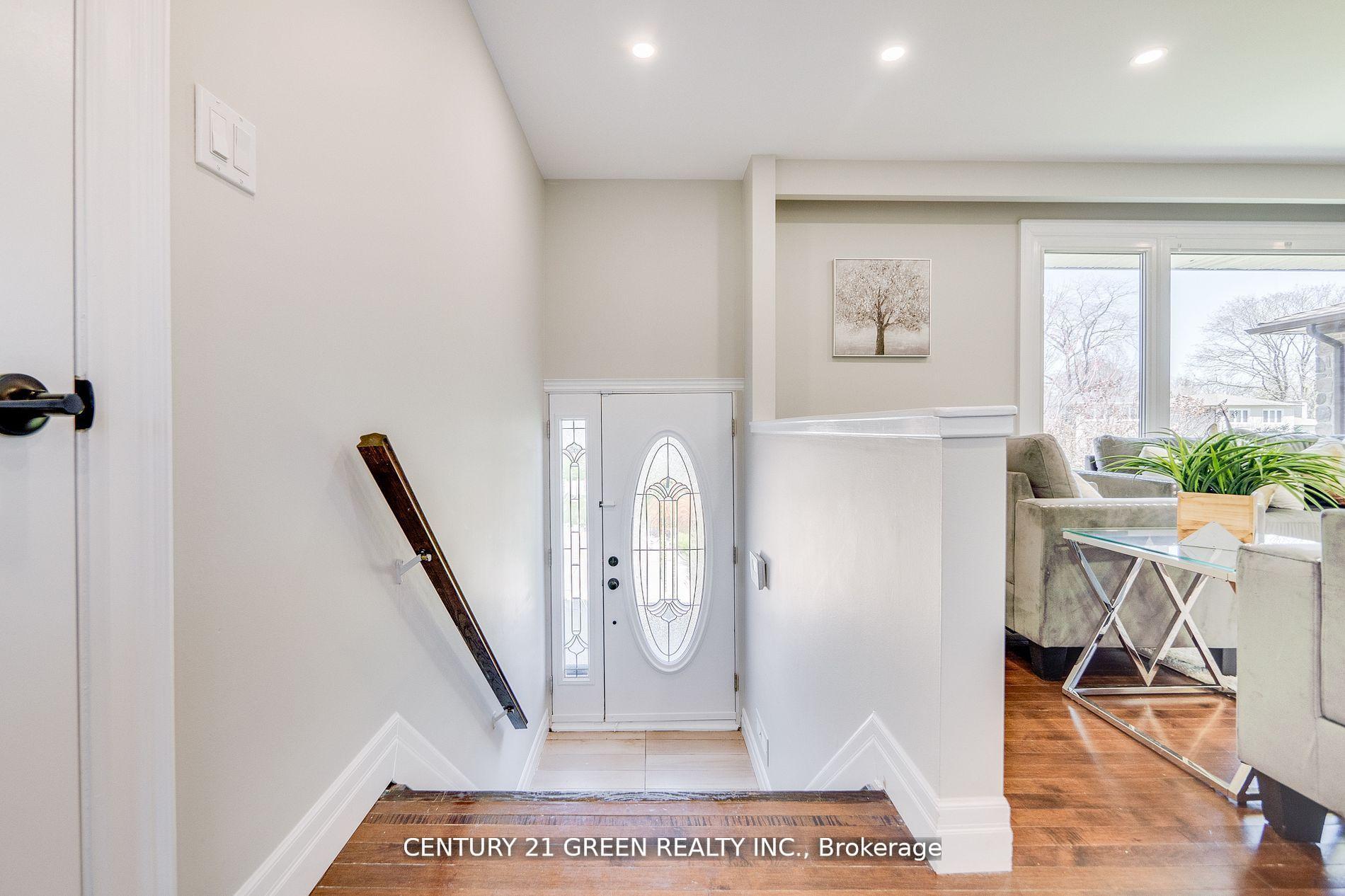 Photo 2 of 55 Regency Square, Scarborough, Guildwood — HOMEH