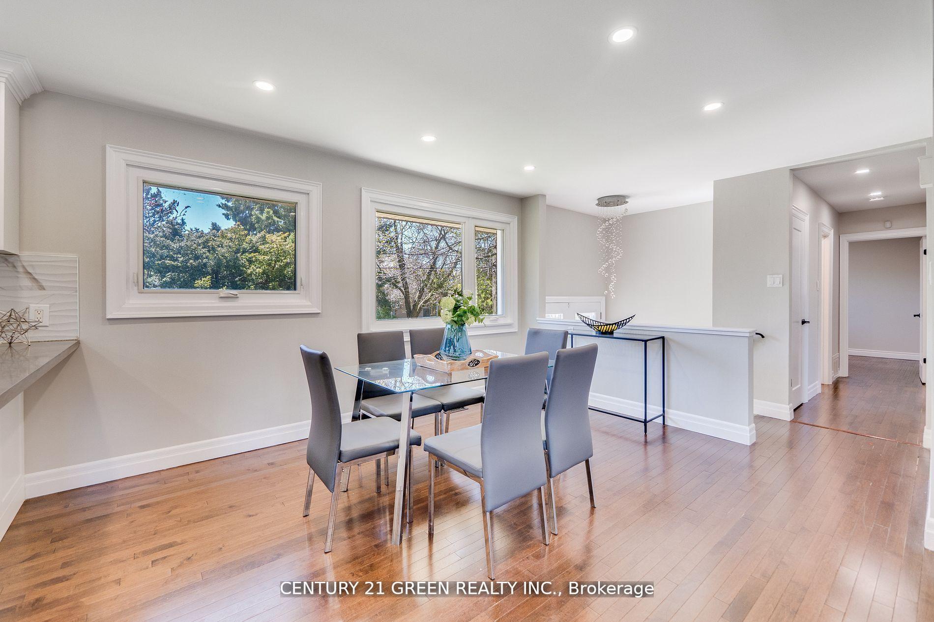 Photo 10 of 55 Regency Square, Scarborough, Guildwood — HOMEH