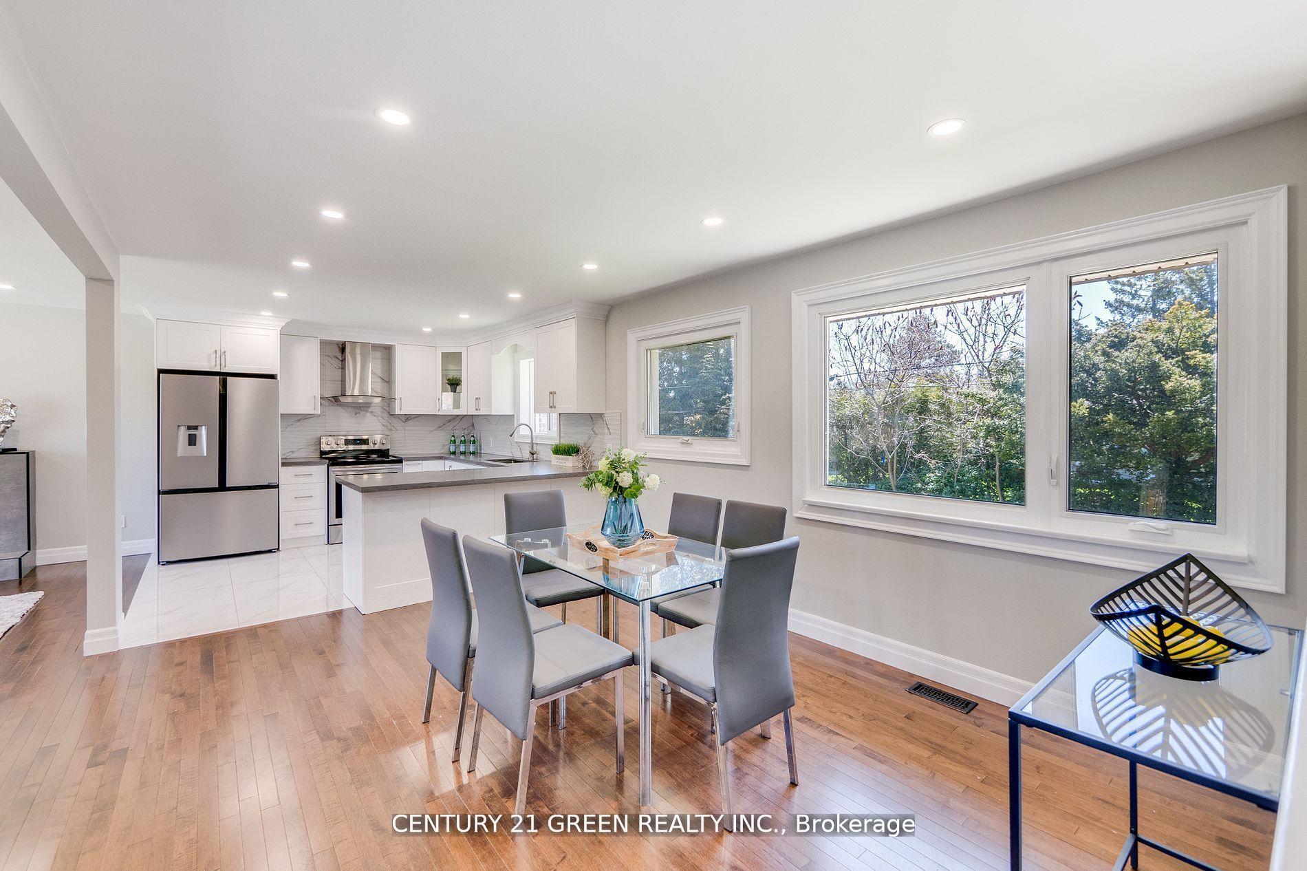 Photo 9 of 55 Regency Square, Scarborough, Guildwood — HOMEH