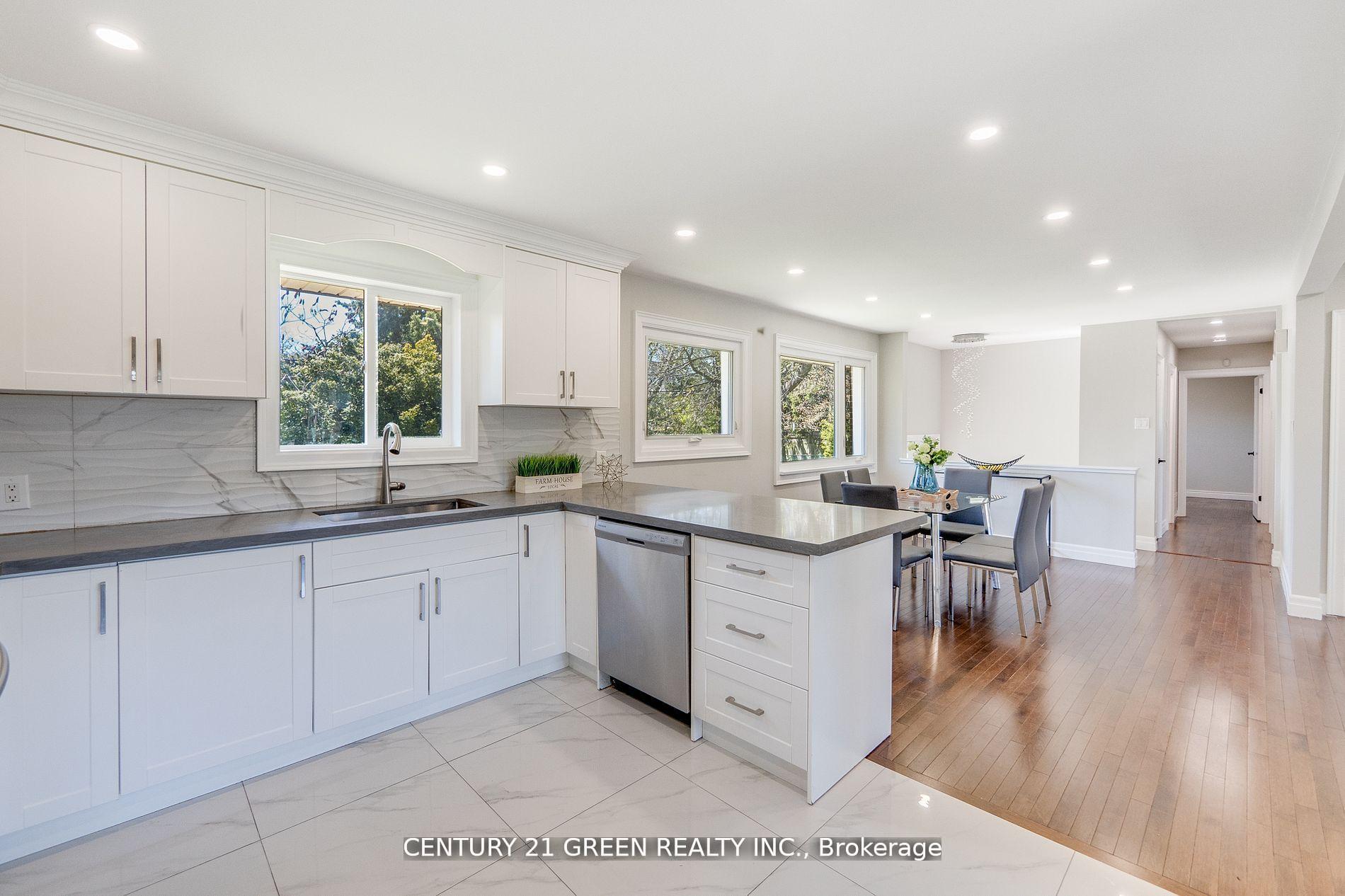Photo 15 of 55 Regency Square, Scarborough, Guildwood — HOMEH