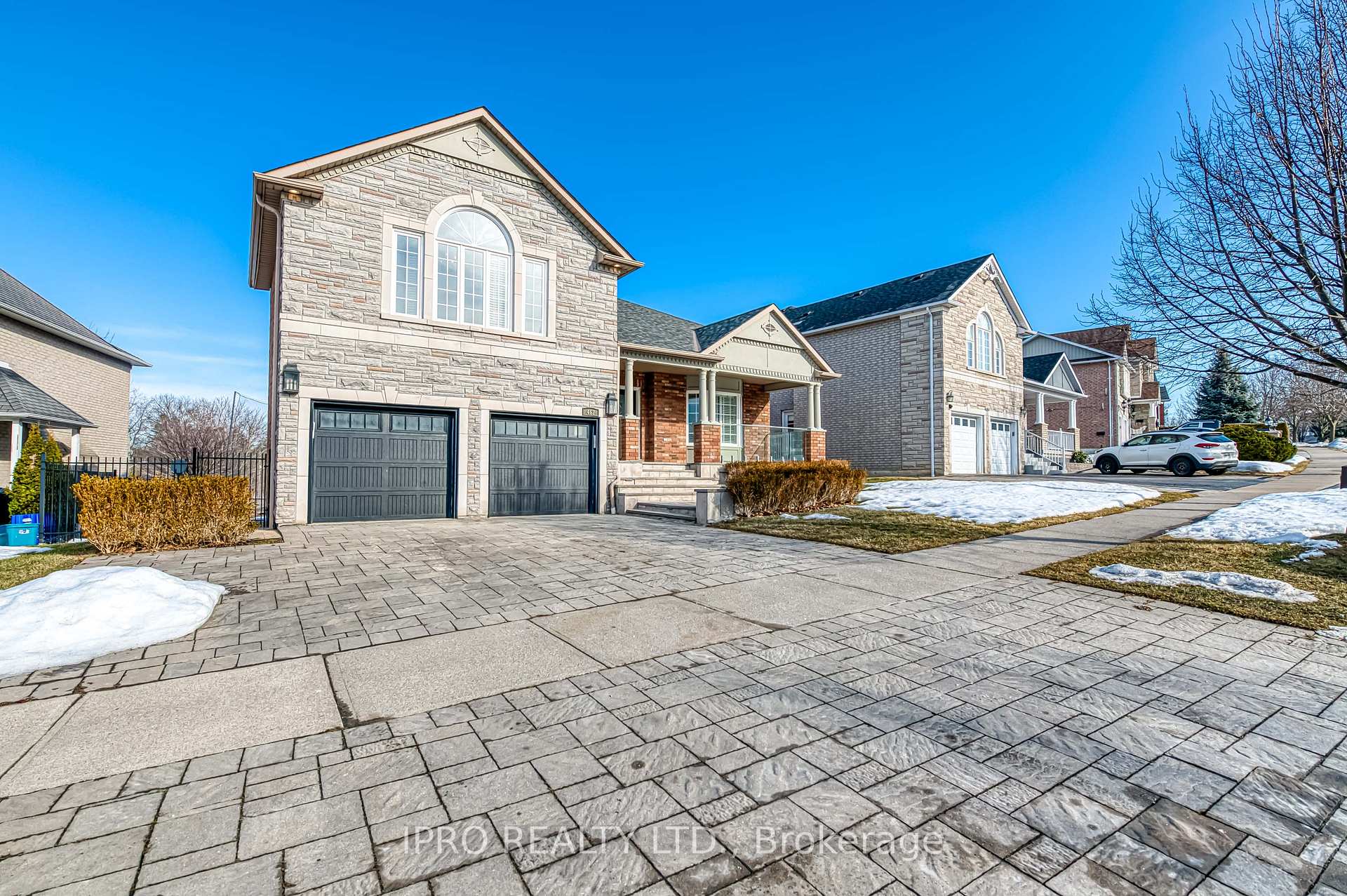 Photo 3 of 462 Delaney Drive, Ajax, Central West — HOMEH