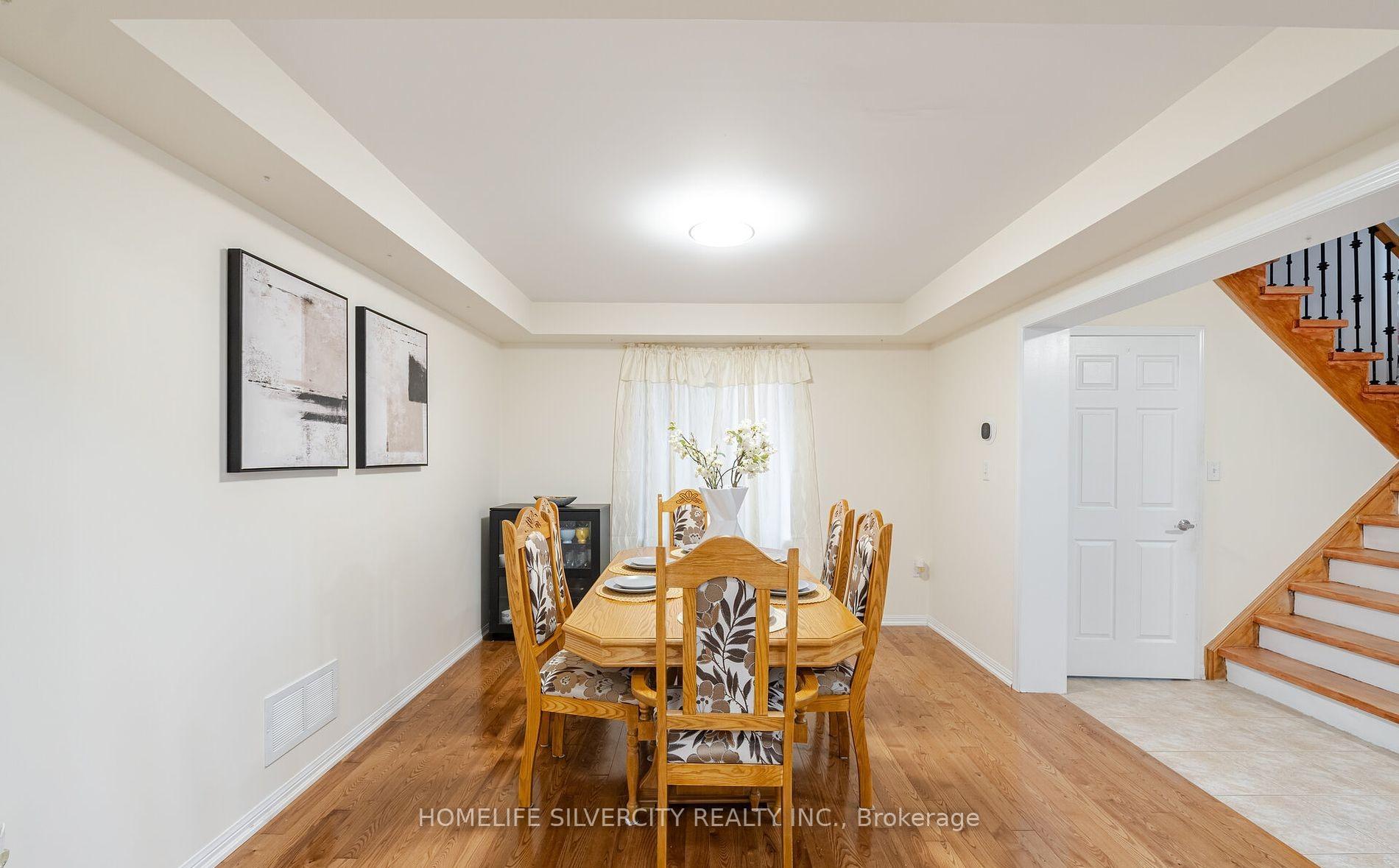 Photo 5 of 33 Bloom Drive, Brampton, Bram East — HOMEH
