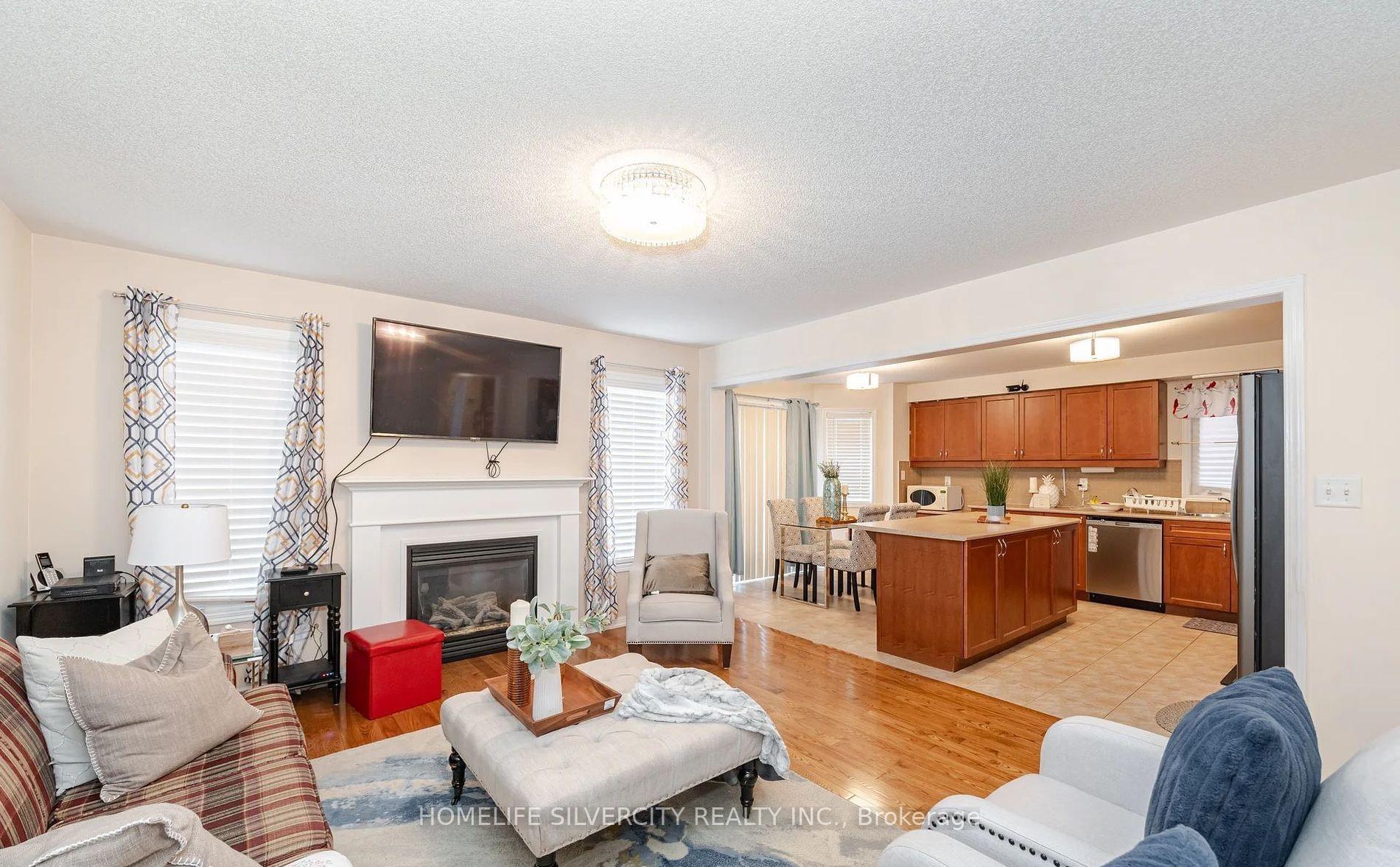 Photo 10 of 33 Bloom Drive, Brampton, Bram East — HOMEH