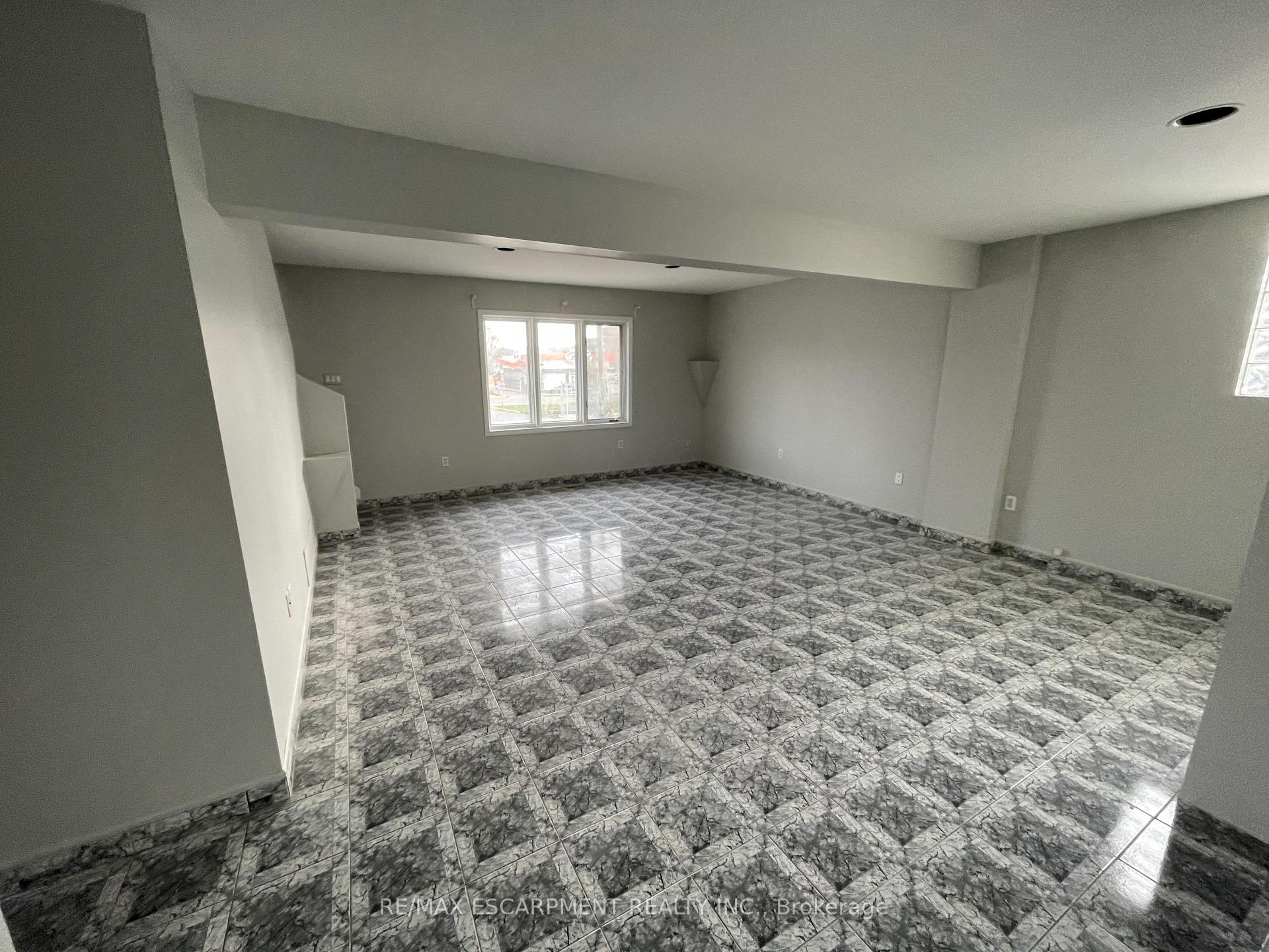 Photo 4 of Unit 2, 175 Gray Road, Hamilton, Riverdale — HOMEH