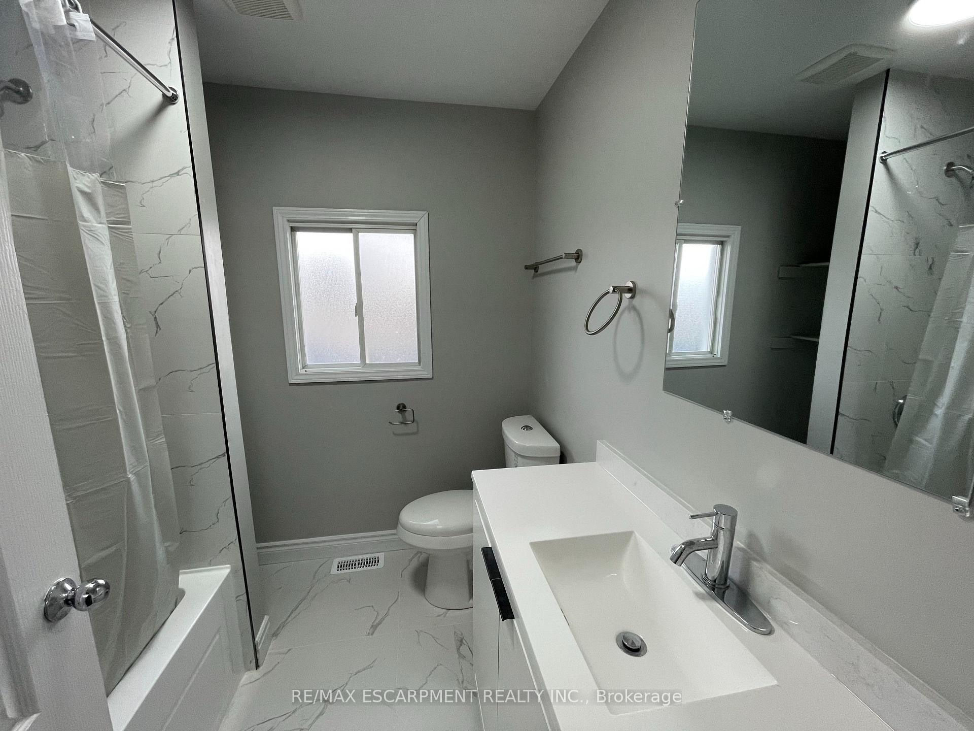 Photo 11 of Unit 2, 175 Gray Road, Hamilton, Riverdale — HOMEH