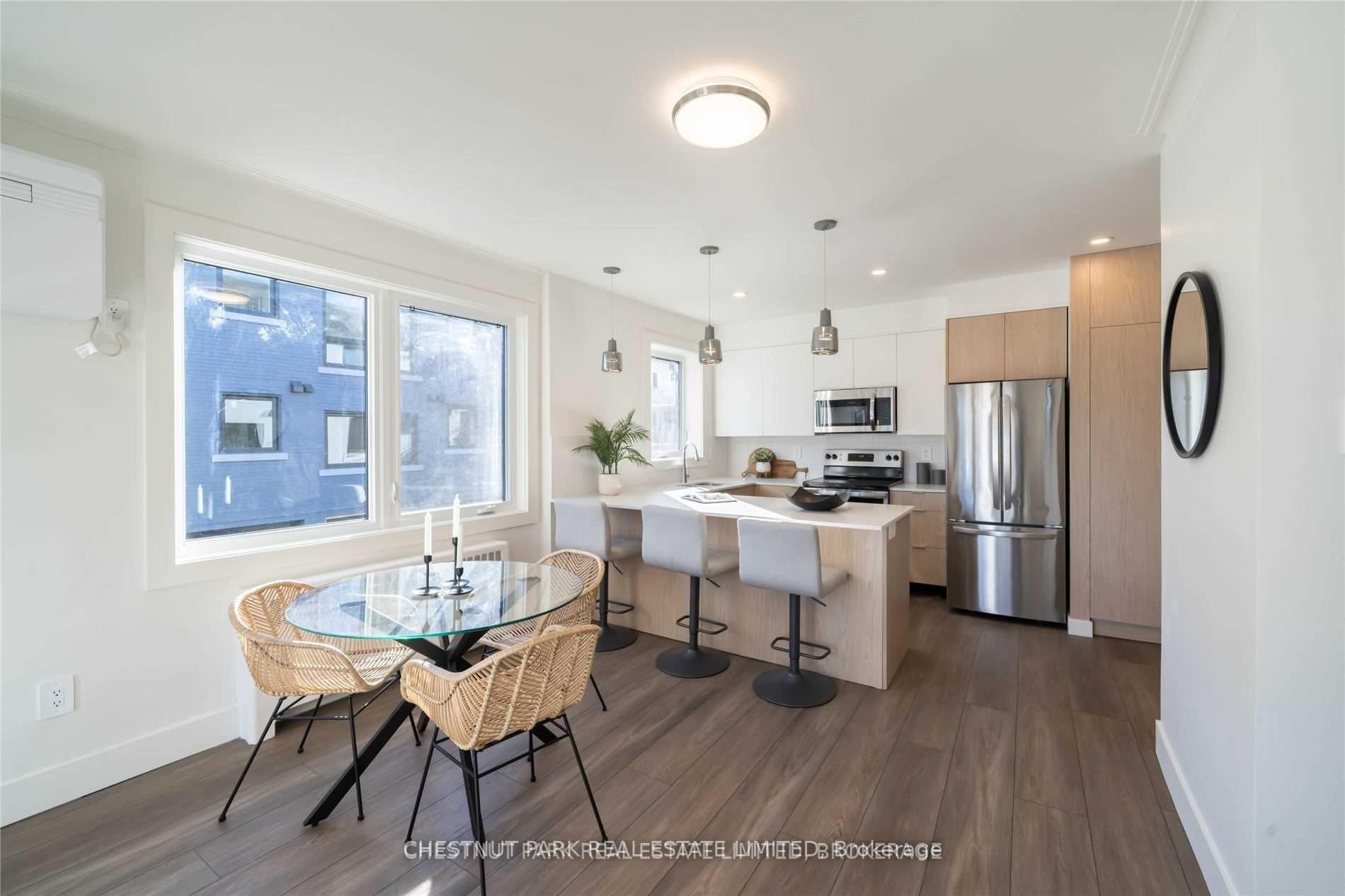 Photo 6 of Unit 4, 1446 Avenue Road, Toronto, Englemount-Lawrence — HOMEH