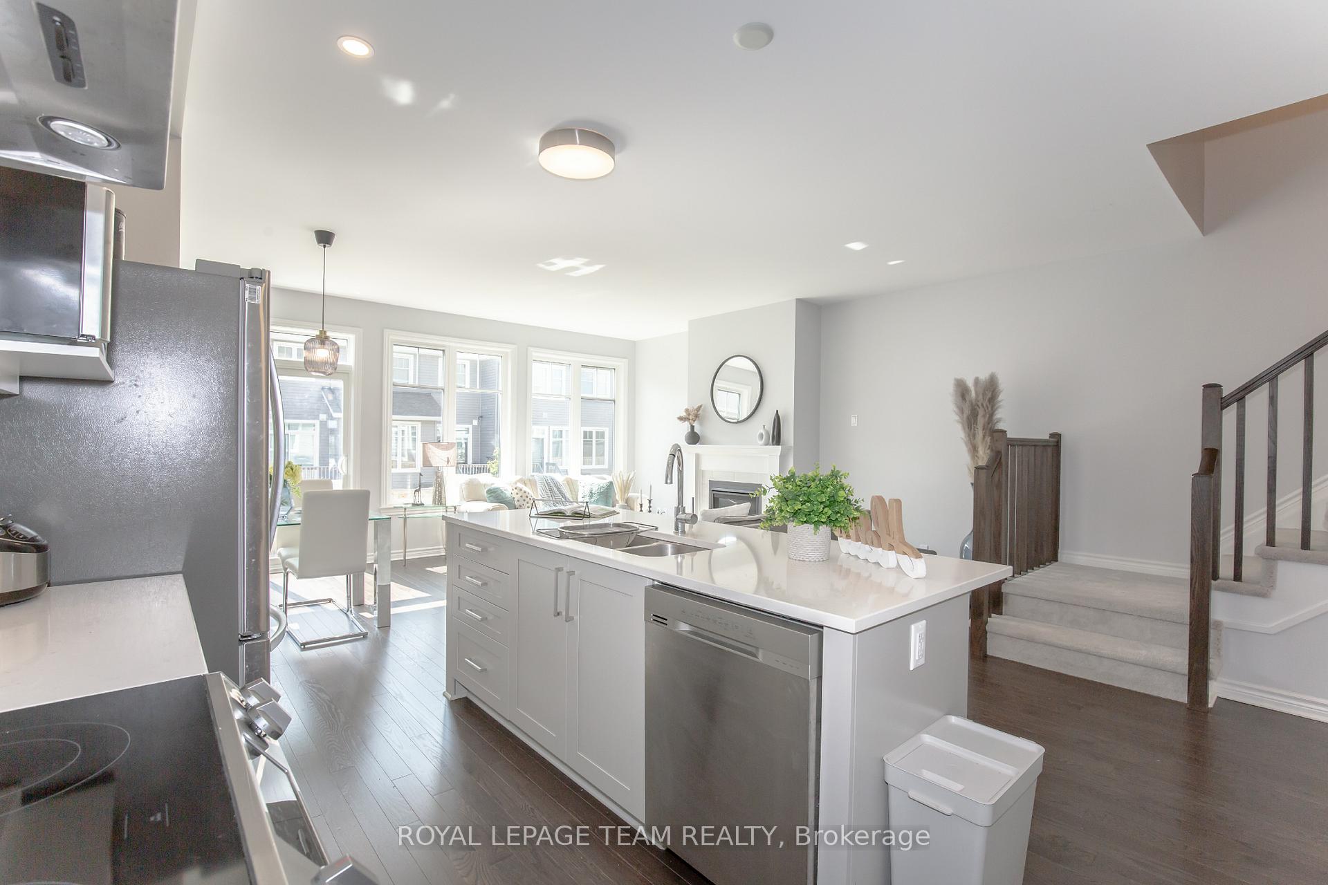 Photo 3 of 140 Angelonia Crescent, Ottawa, Blossom Park/Kemp Park/Findlay Creek — HOMEH