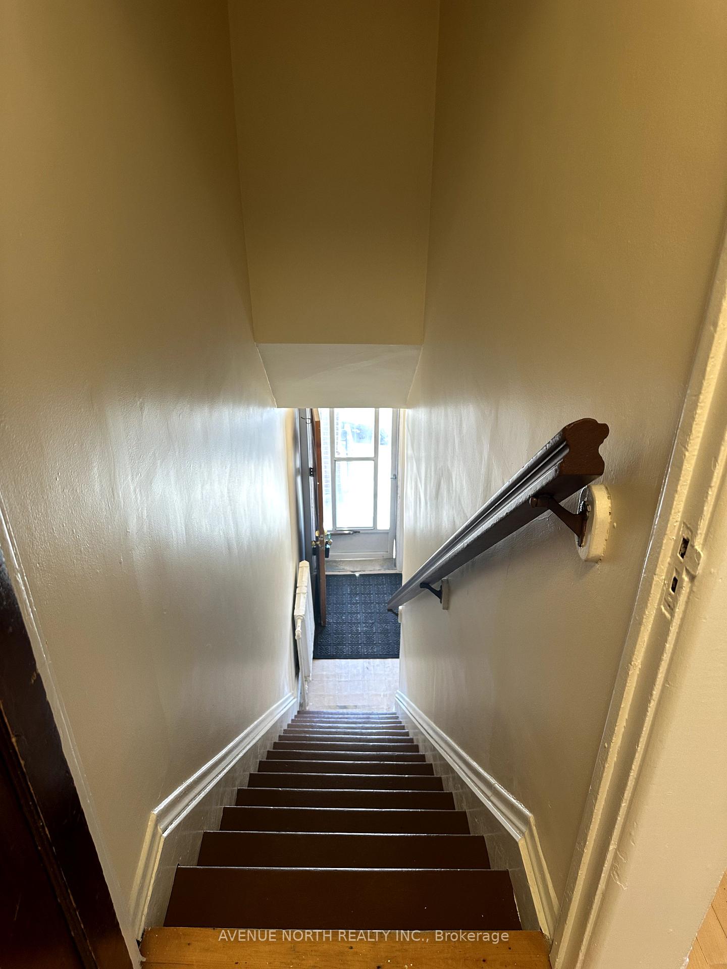 Photo 5 of 73 Poplar Street, Ottawa, West Centre Town — HOMEH