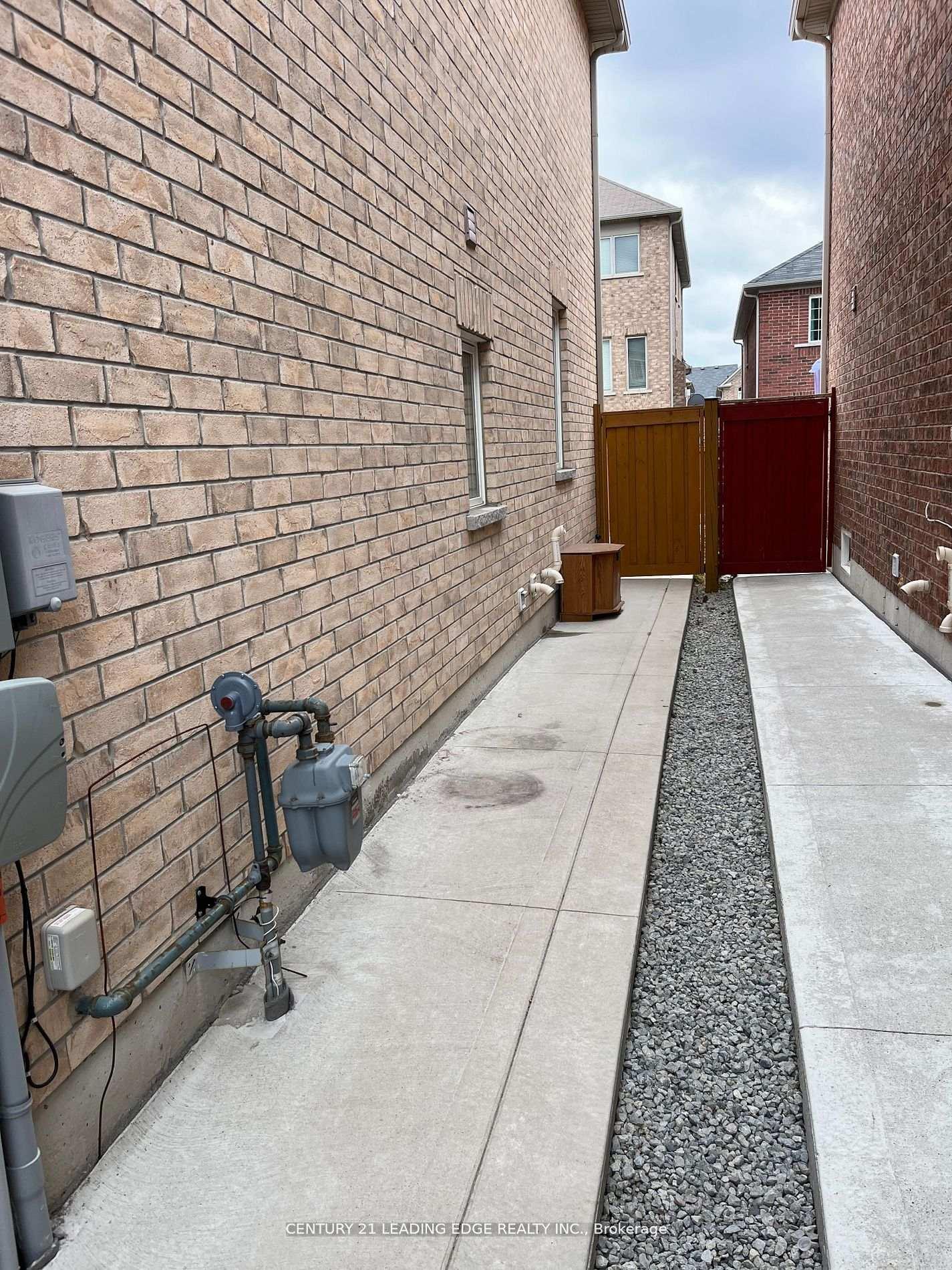 Photo 5 of Unit Lower, 6 Oklahoma Drive, Brampton, Bram East — HOMEH