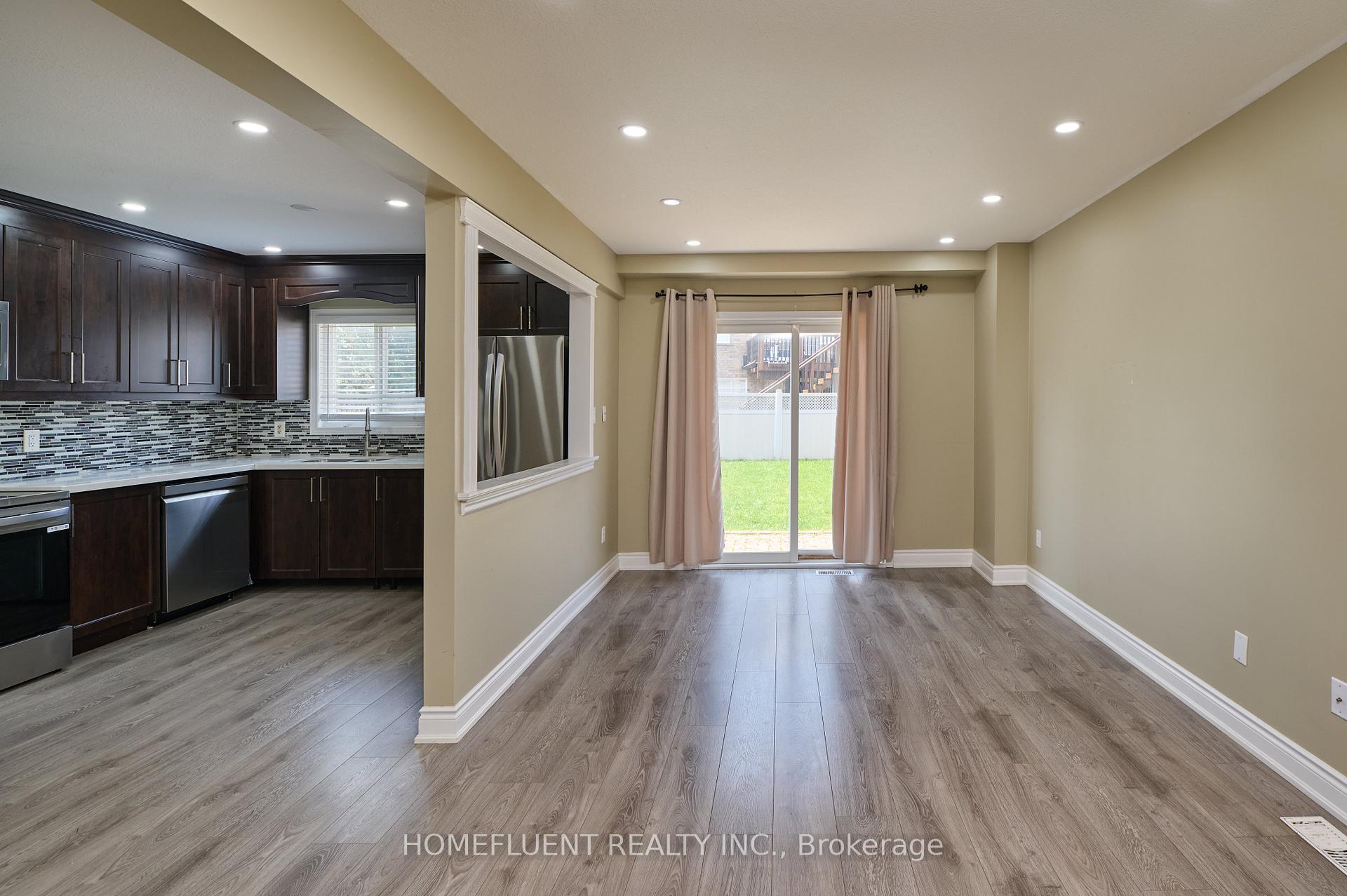 Photo 3 of 90 Snowdrop Cres, Kitchener, Larentian West — HOMEH