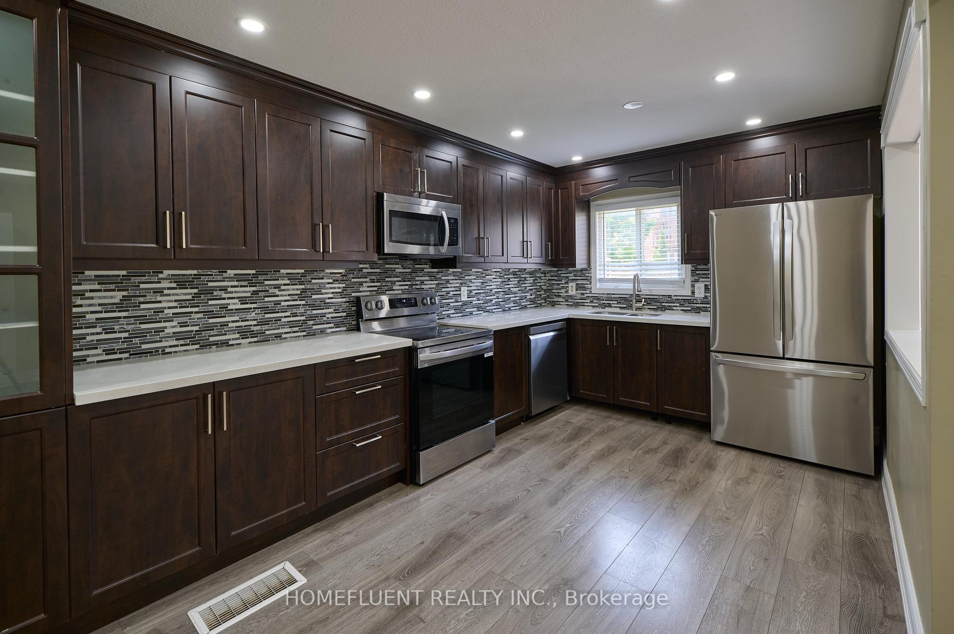 Photo 6 of 90 Snowdrop Cres, Kitchener, Larentian West — HOMEH