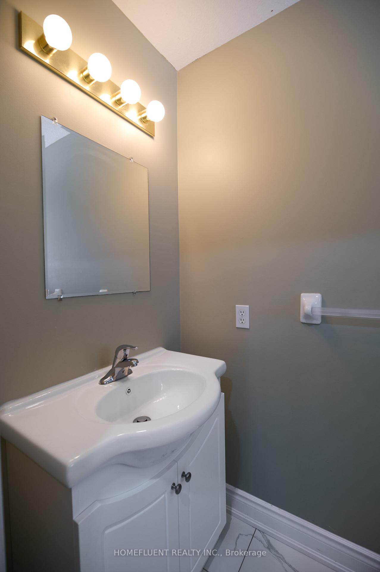 Photo 8 of 90 Snowdrop Cres, Kitchener, Larentian West — HOMEH