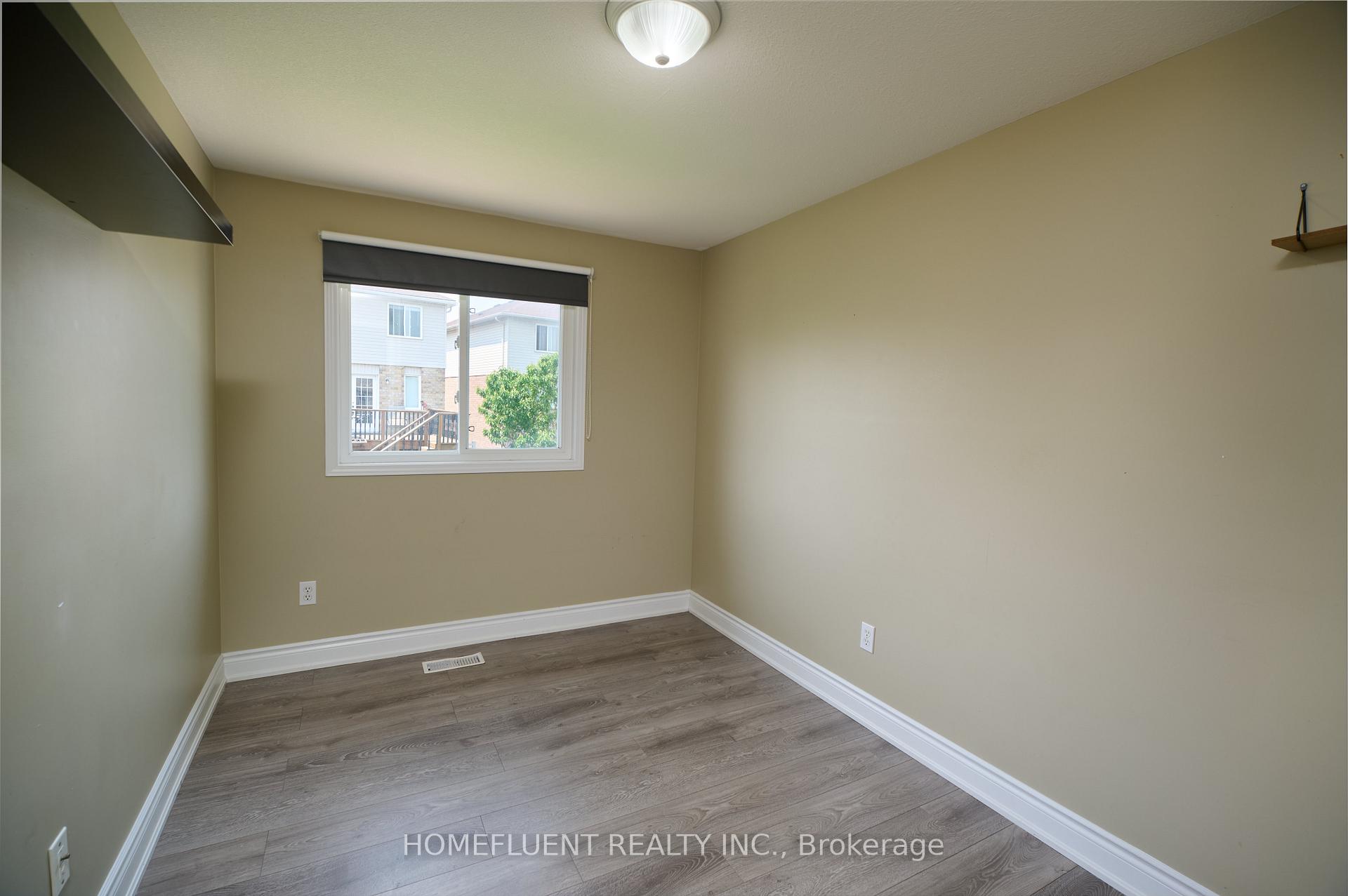 Photo 12 of 90 Snowdrop Cres, Kitchener, Larentian West — HOMEH