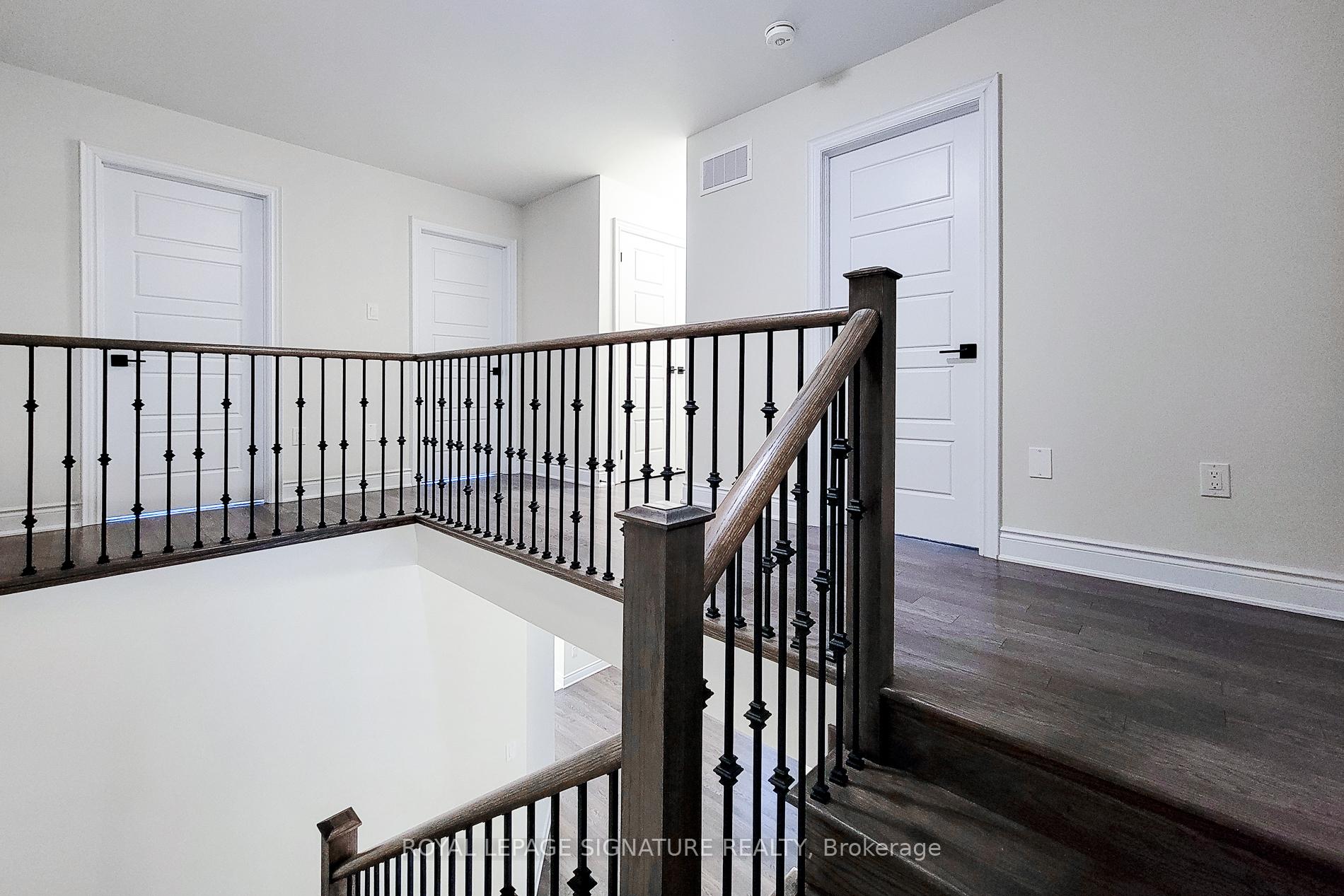 Photo 24 of 246 Eastbridge Avenue, Welland, Dain City — HOMEH