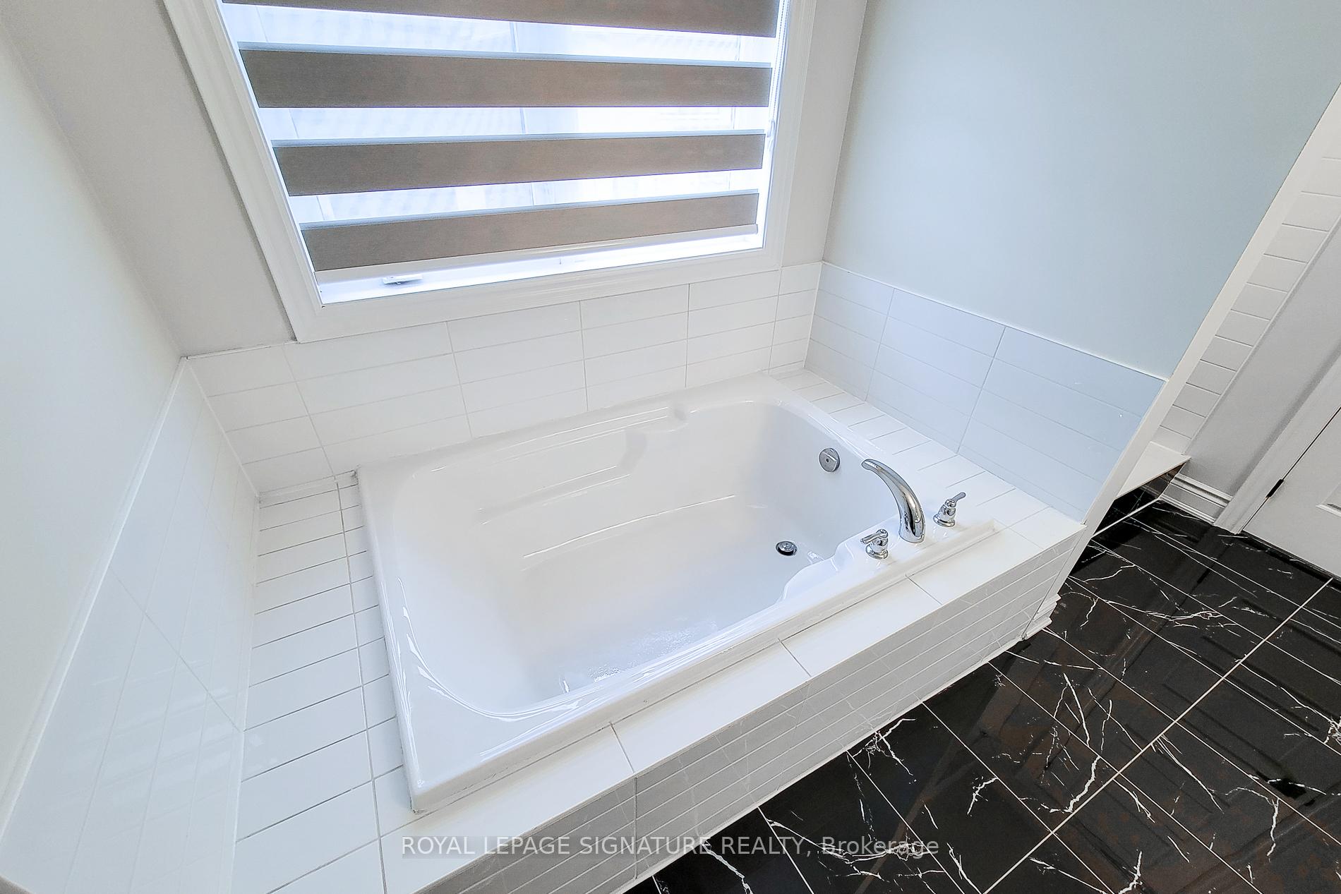 Photo 26 of 246 Eastbridge Avenue, Welland, Dain City — HOMEH