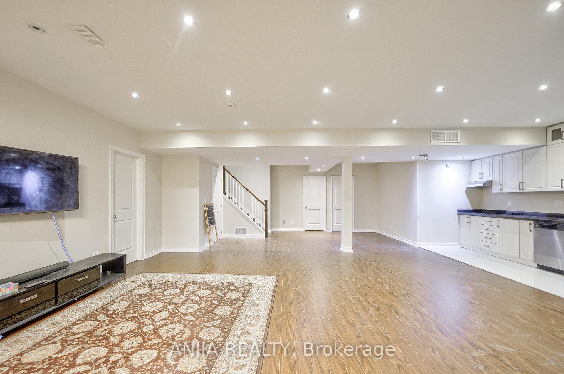 Photo 1 of 21 Royal West Road, Markham, Devil's Elbow — HOMEH