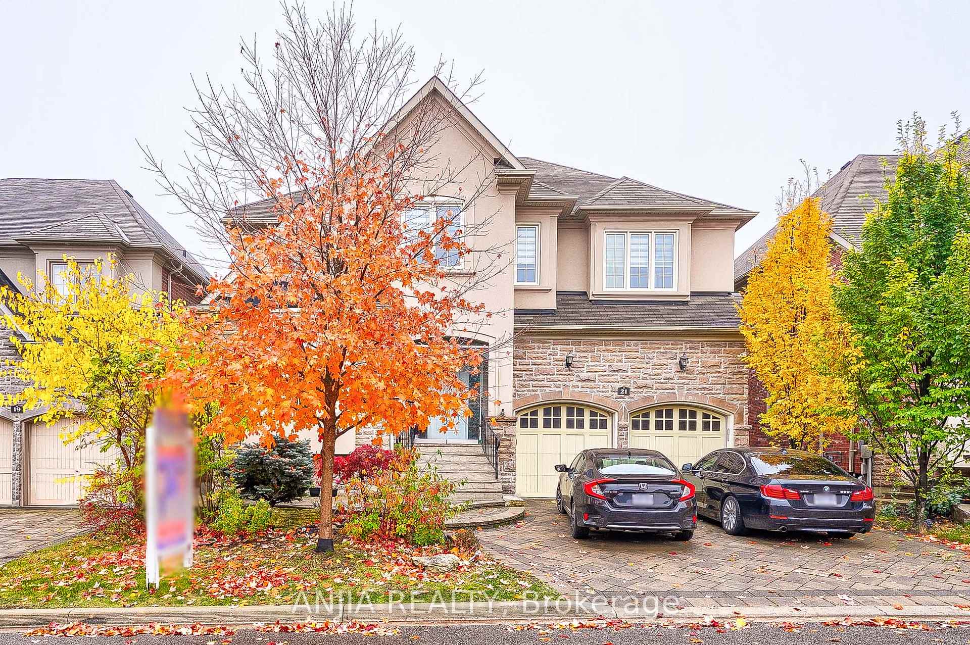 Photo 2 of 21 Royal West Road, Markham, Devil's Elbow — HOMEH