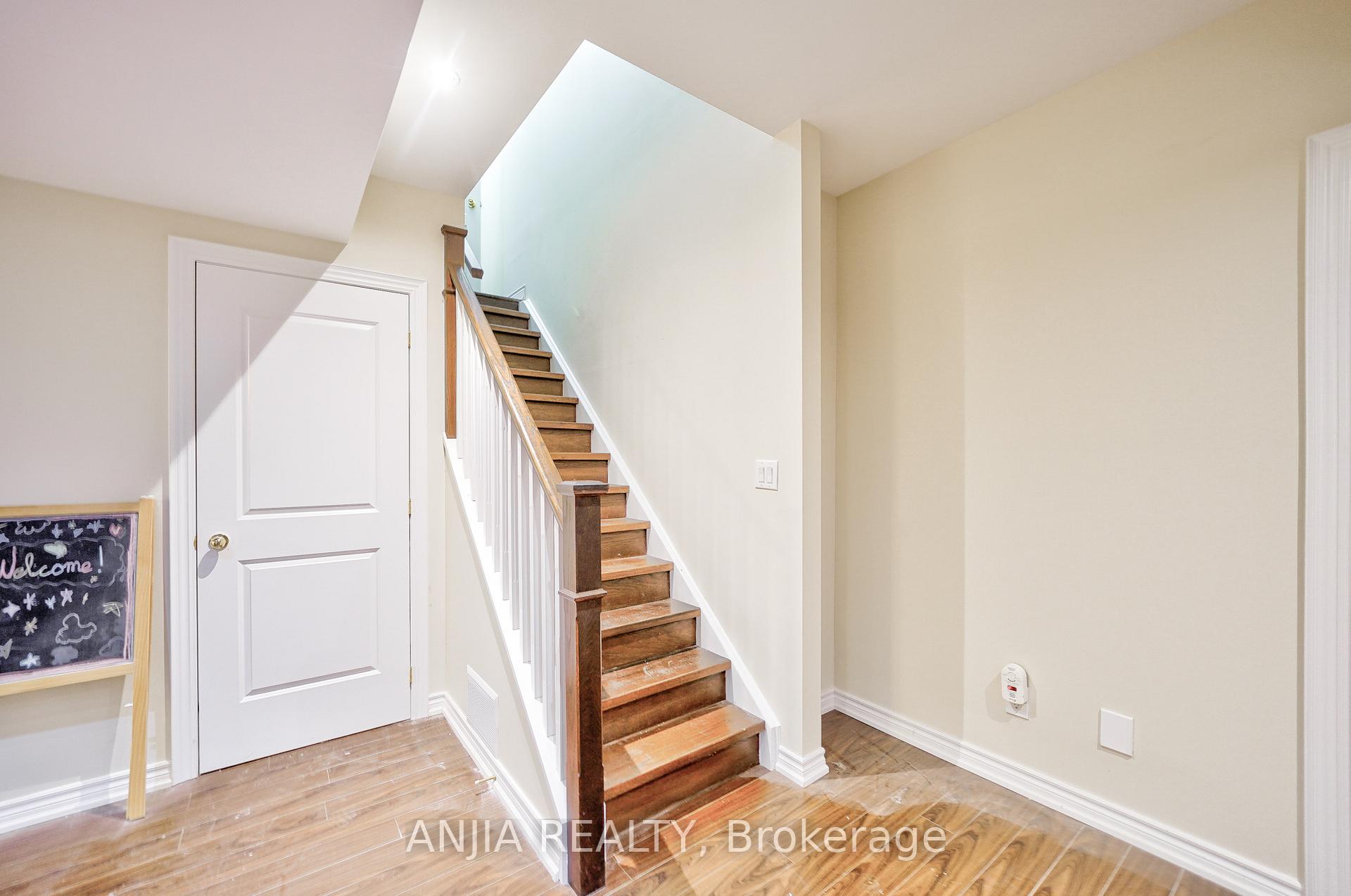 Photo 3 of 21 Royal West Road, Markham, Devil's Elbow — HOMEH