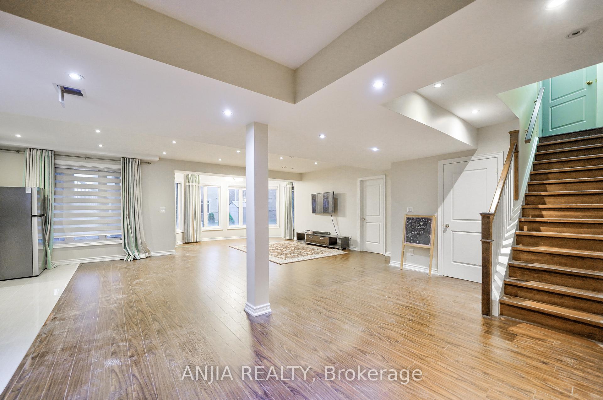 Photo 5 of 21 Royal West Road, Markham, Devil's Elbow — HOMEH