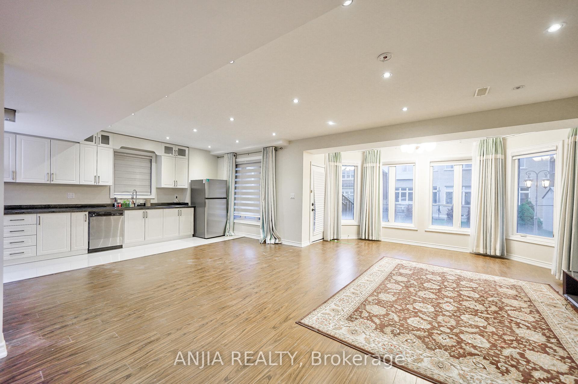 Photo 9 of 21 Royal West Road, Markham, Devil's Elbow — HOMEH