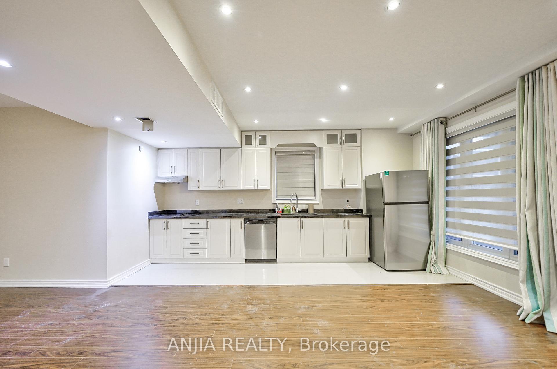 Photo 8 of 21 Royal West Road, Markham, Devil's Elbow — HOMEH