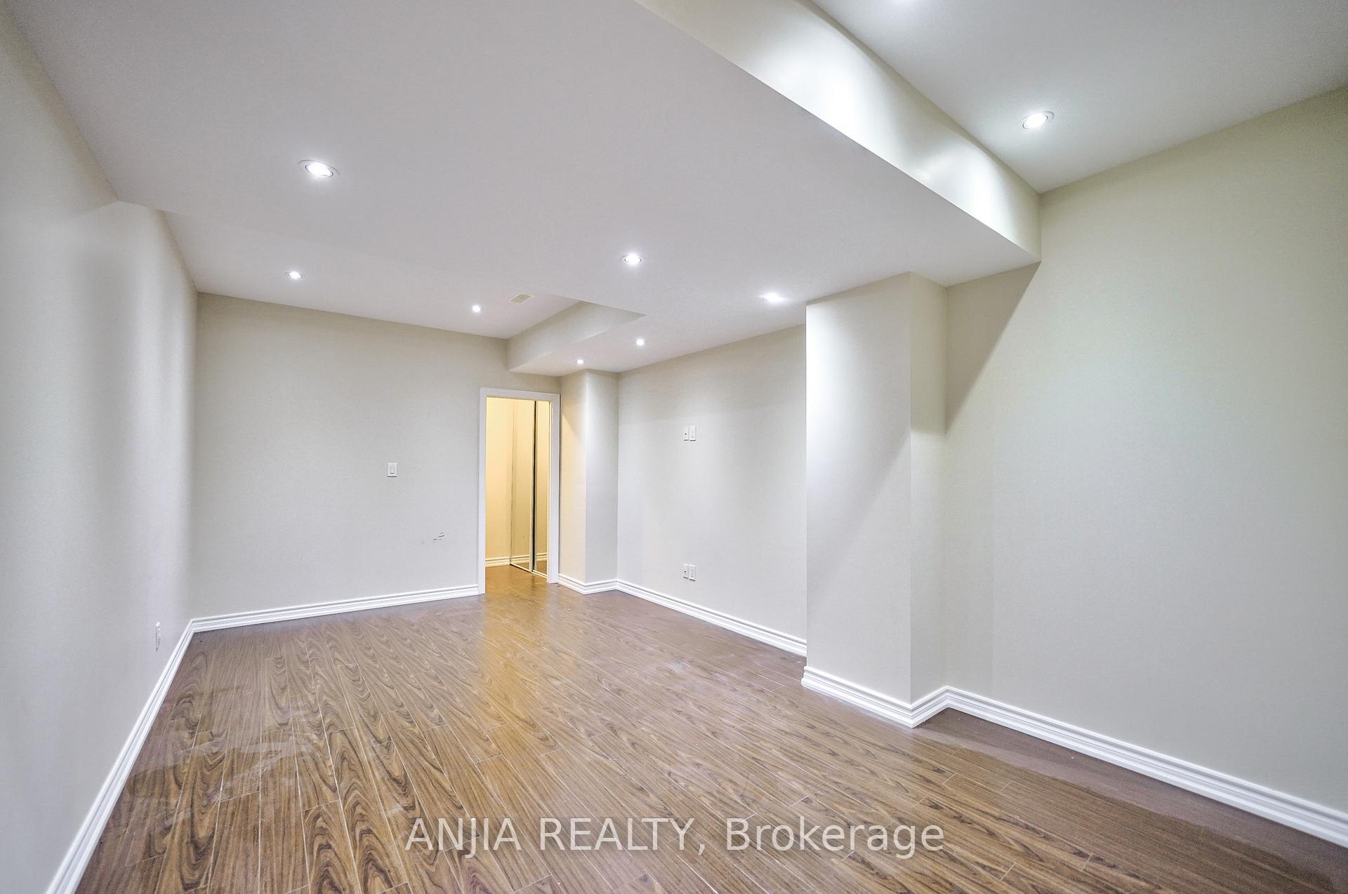Photo 10 of 21 Royal West Road, Markham, Devil's Elbow — HOMEH
