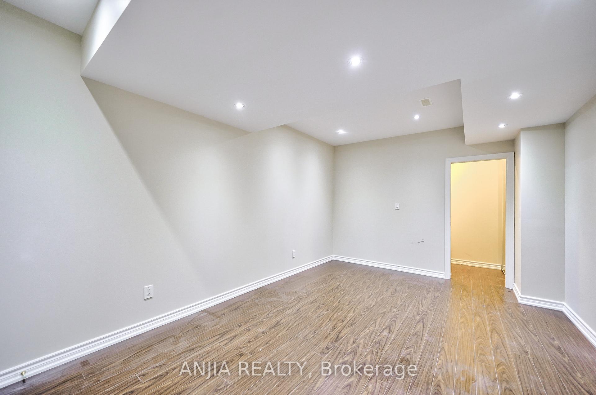 Photo 11 of 21 Royal West Road, Markham, Devil's Elbow — HOMEH