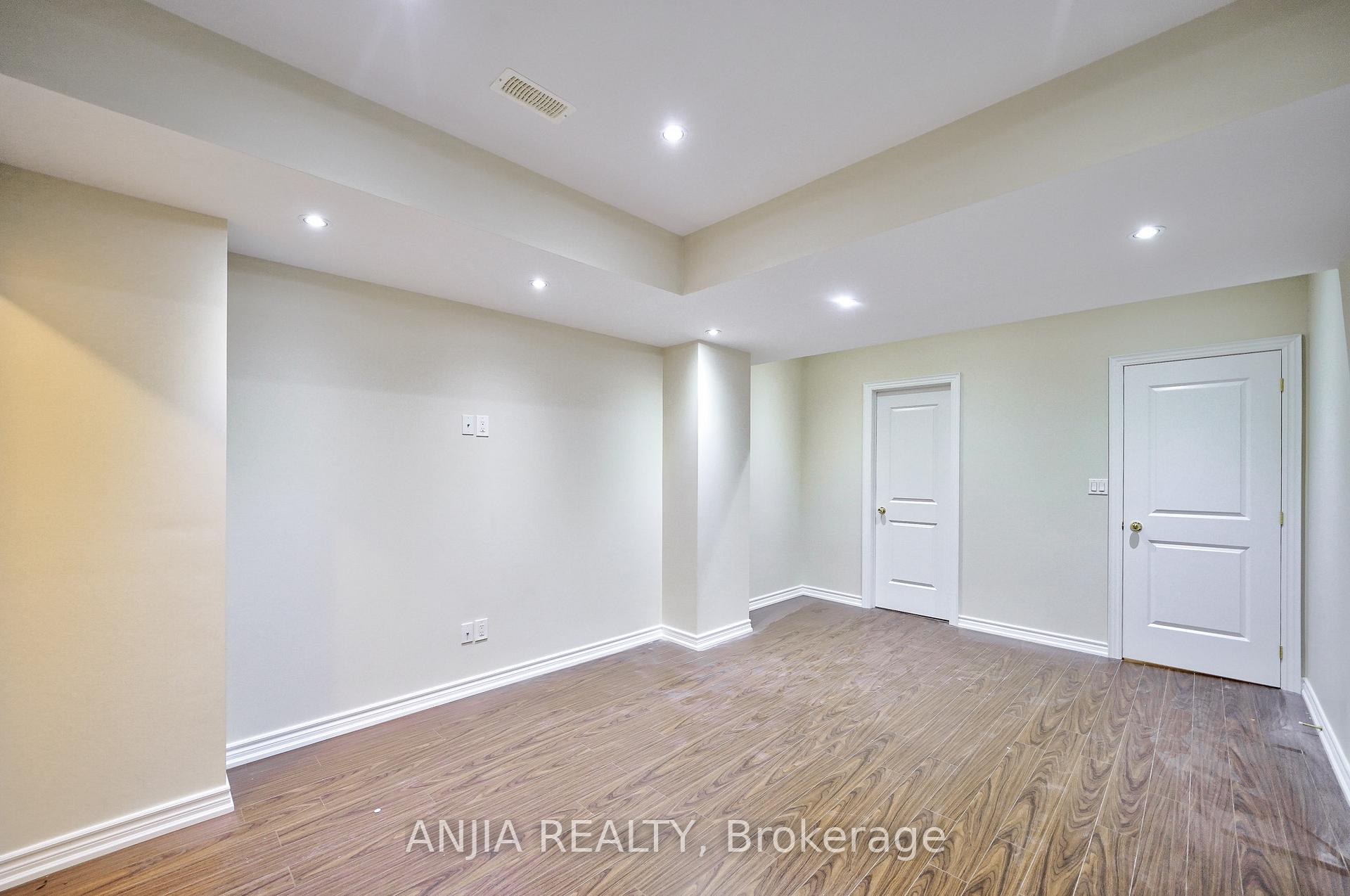Photo 12 of 21 Royal West Road, Markham, Devil's Elbow — HOMEH
