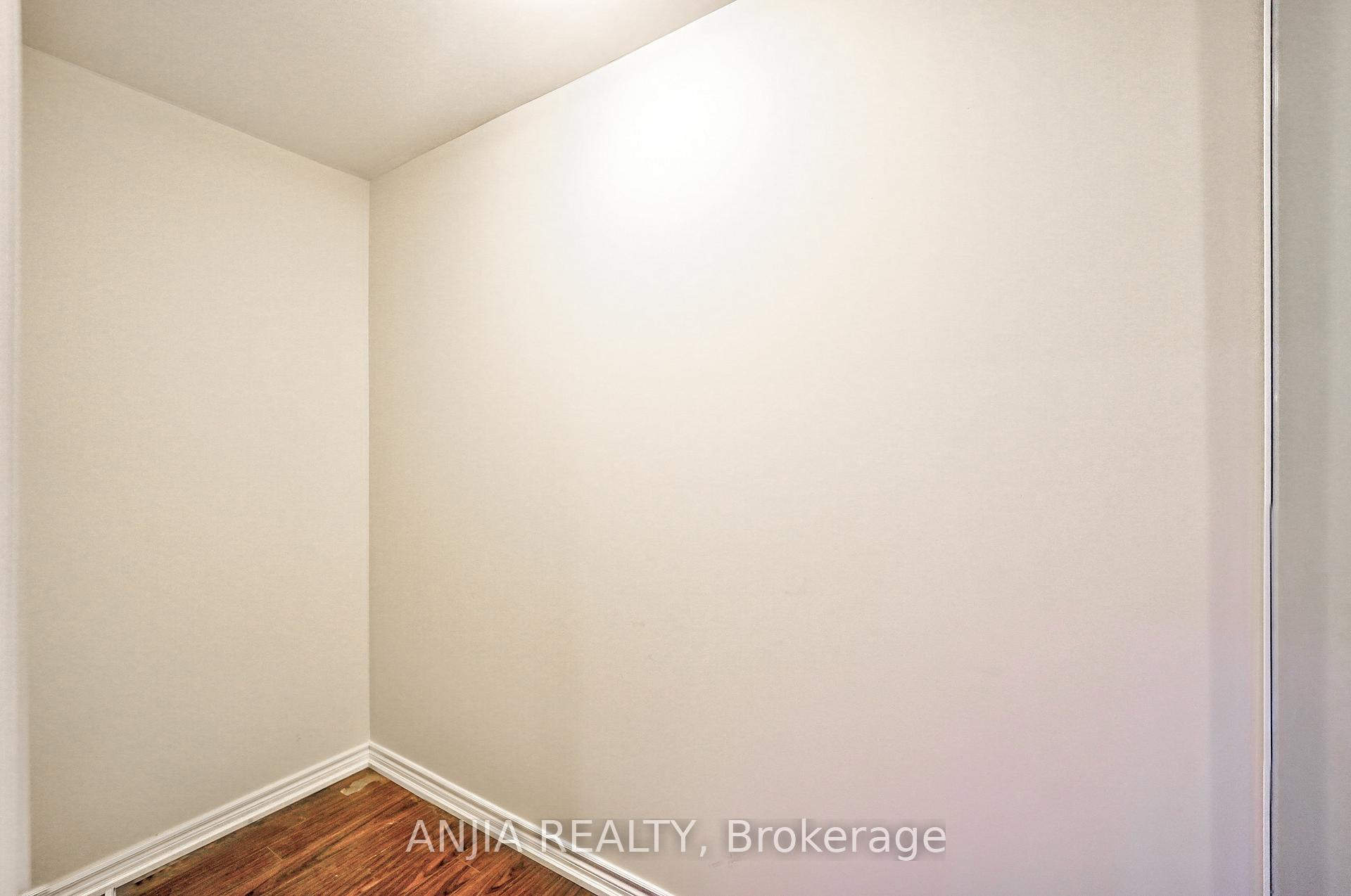 Photo 16 of 21 Royal West Road, Markham, Devil's Elbow — HOMEH