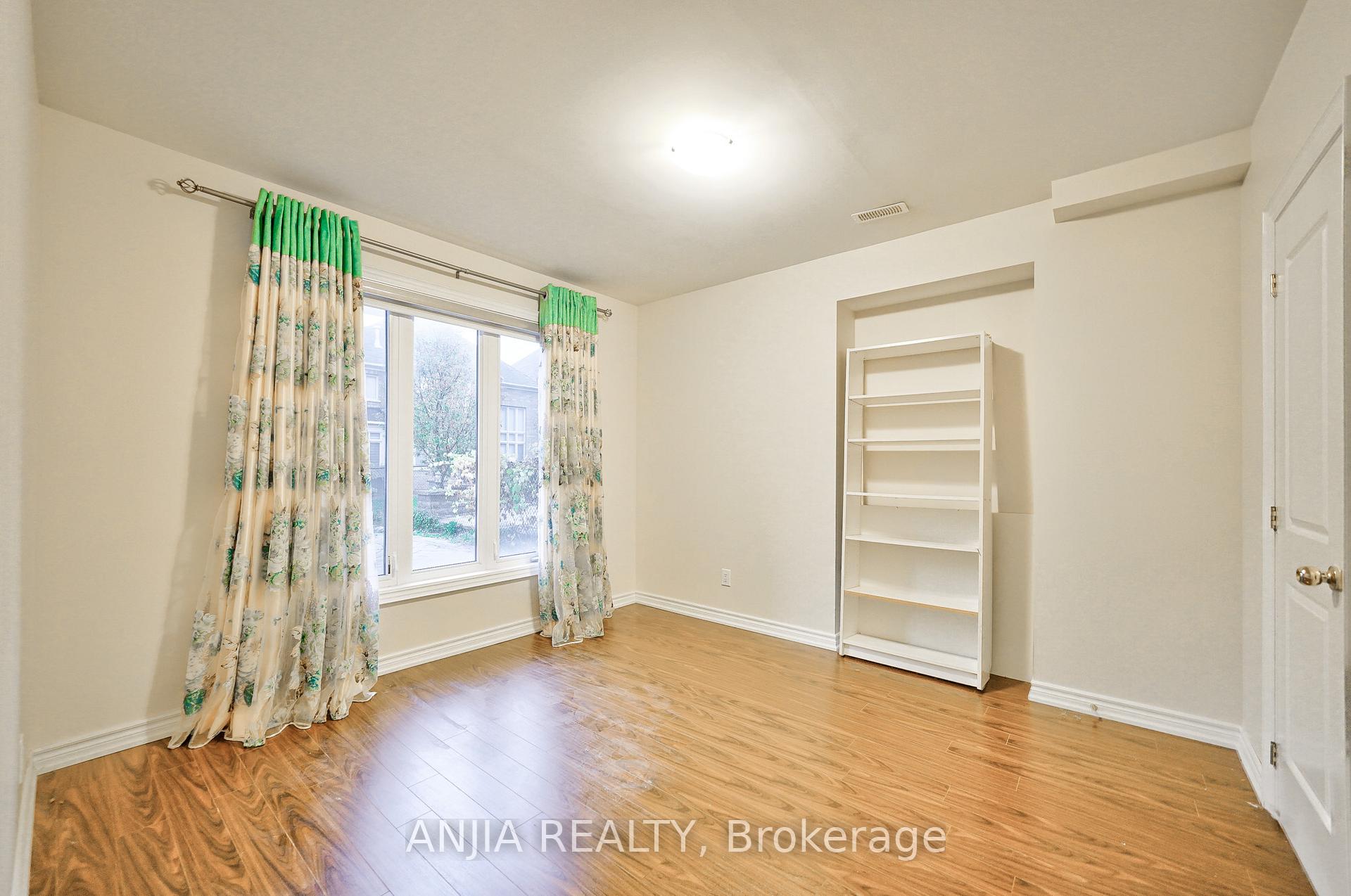 Photo 15 of 21 Royal West Road, Markham, Devil's Elbow — HOMEH