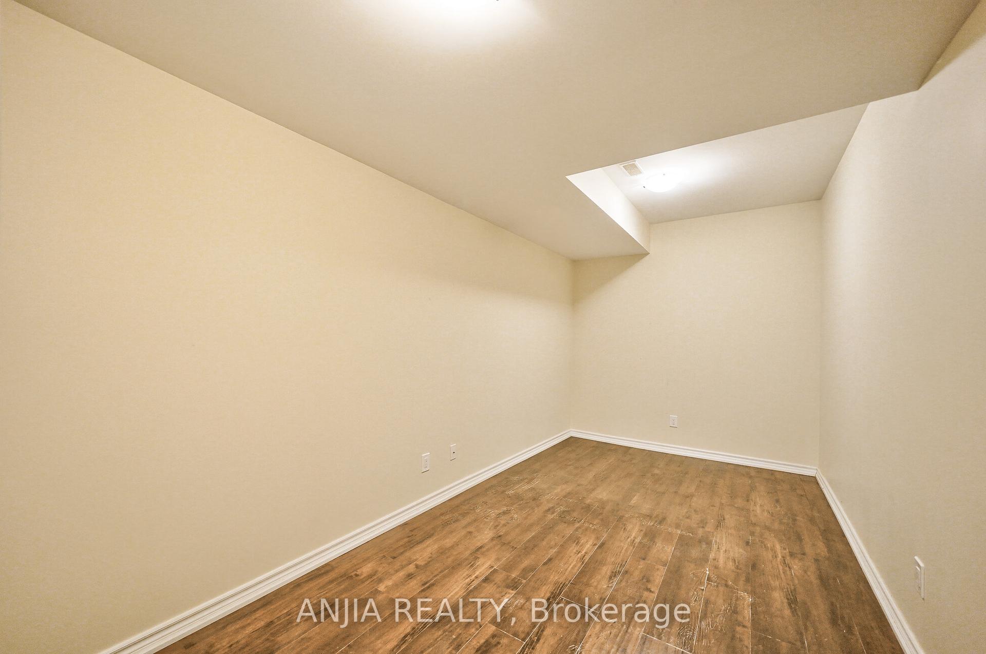 Photo 19 of 21 Royal West Road, Markham, Devil's Elbow — HOMEH