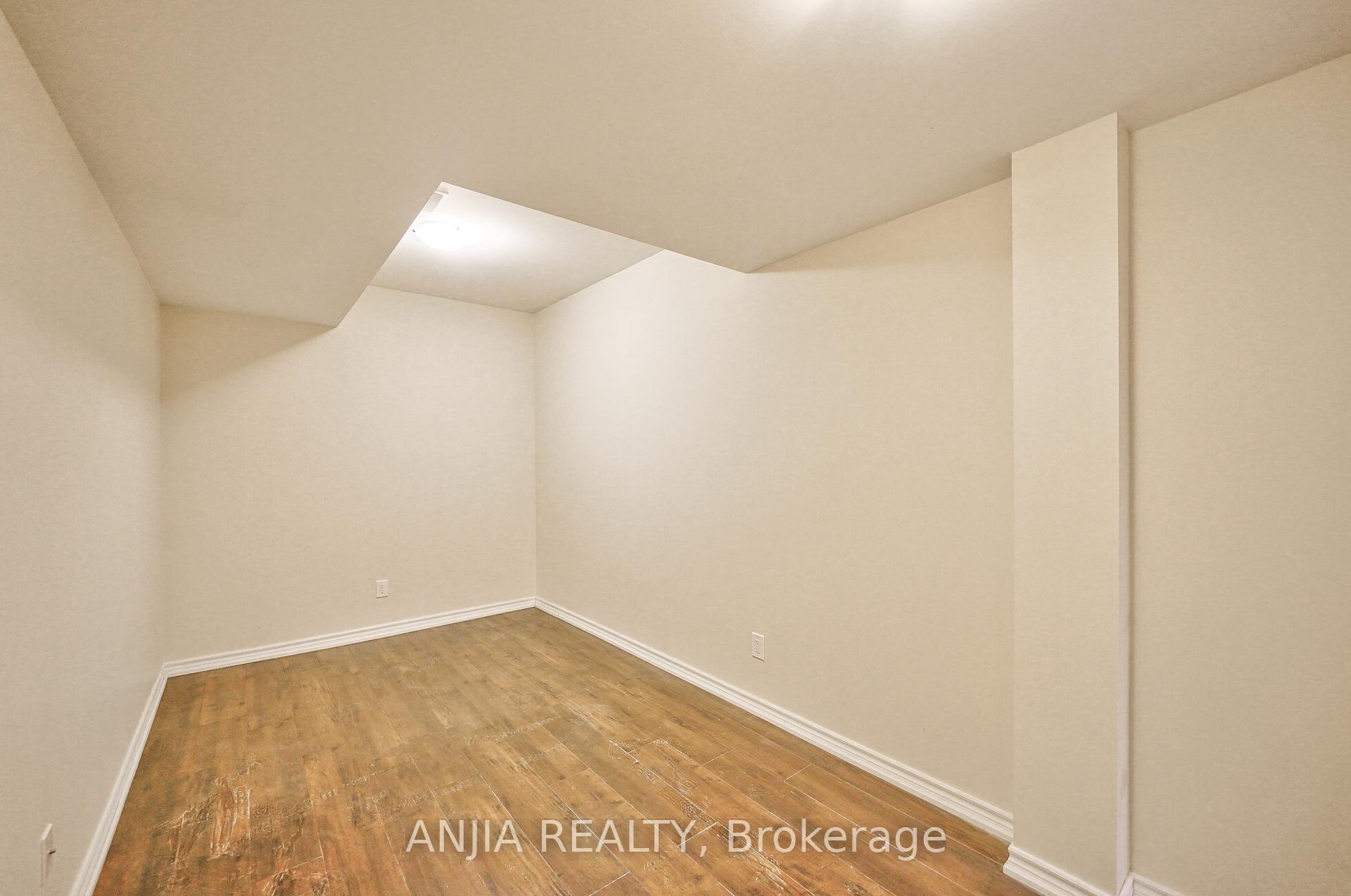 Photo 20 of 21 Royal West Road, Markham, Devil's Elbow — HOMEH
