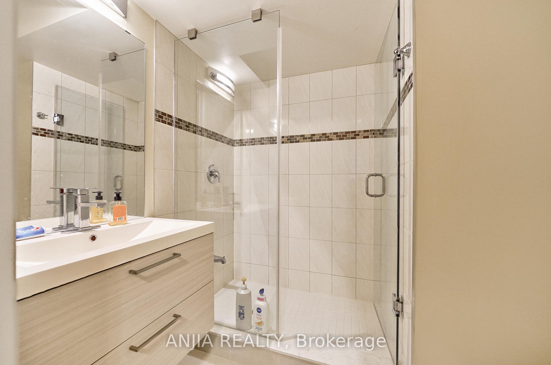 Photo 22 of 21 Royal West Road, Markham, Devil's Elbow — HOMEH
